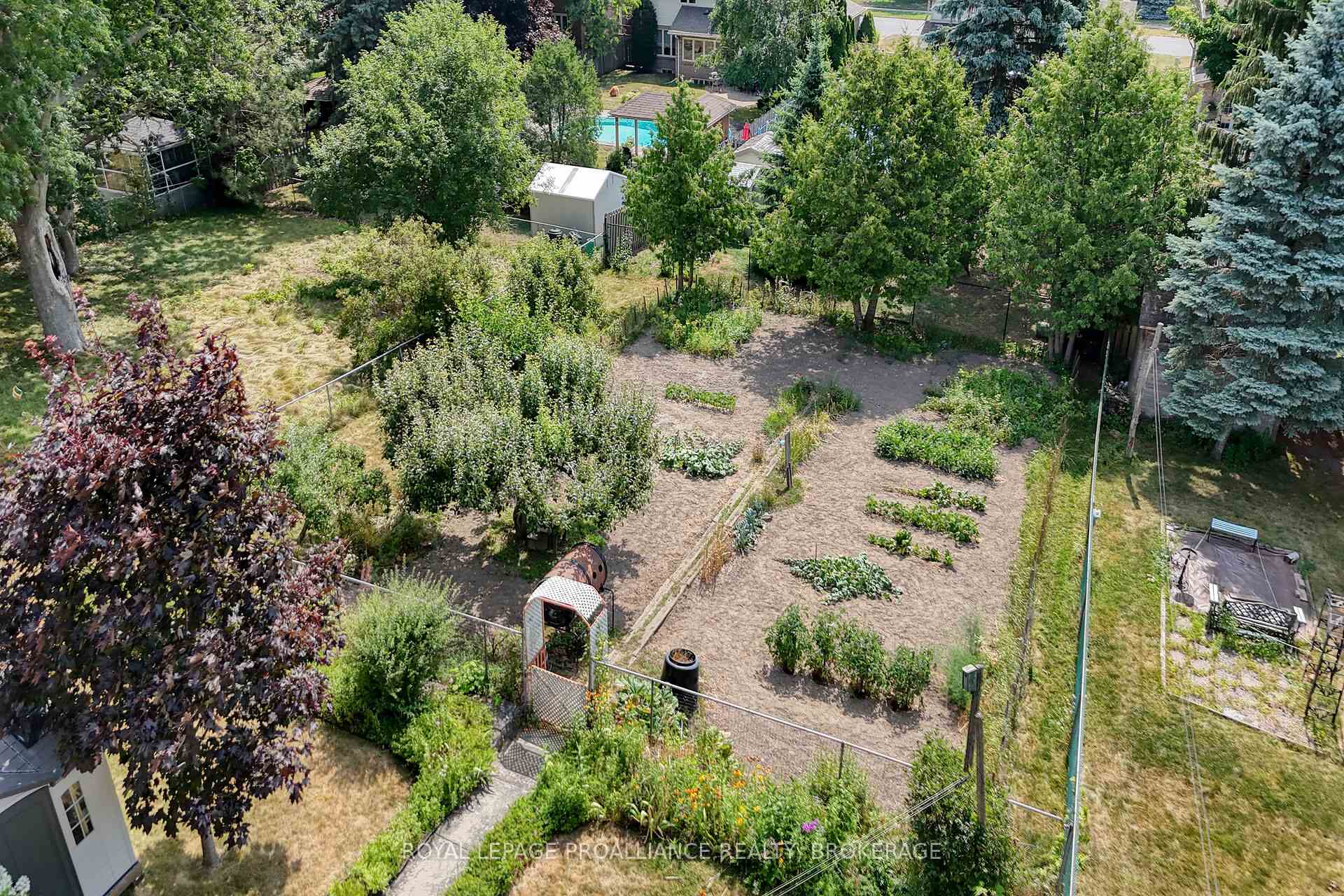 Photo 48 of 536 Braeside Crescent, Kingston, North of Taylor-Kidd Blvd — HOMEH