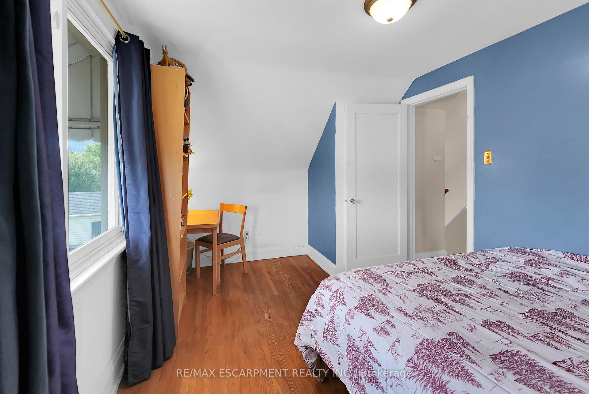 Photo 10 of 175 Garside Avenue S, Hamilton, Bartonville — HOMEH