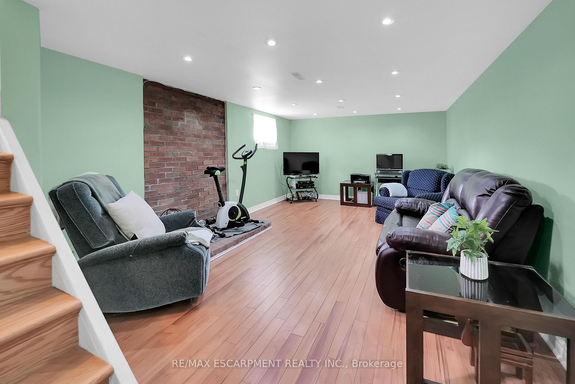 Photo 17 of 175 Garside Avenue S, Hamilton, Bartonville — HOMEH