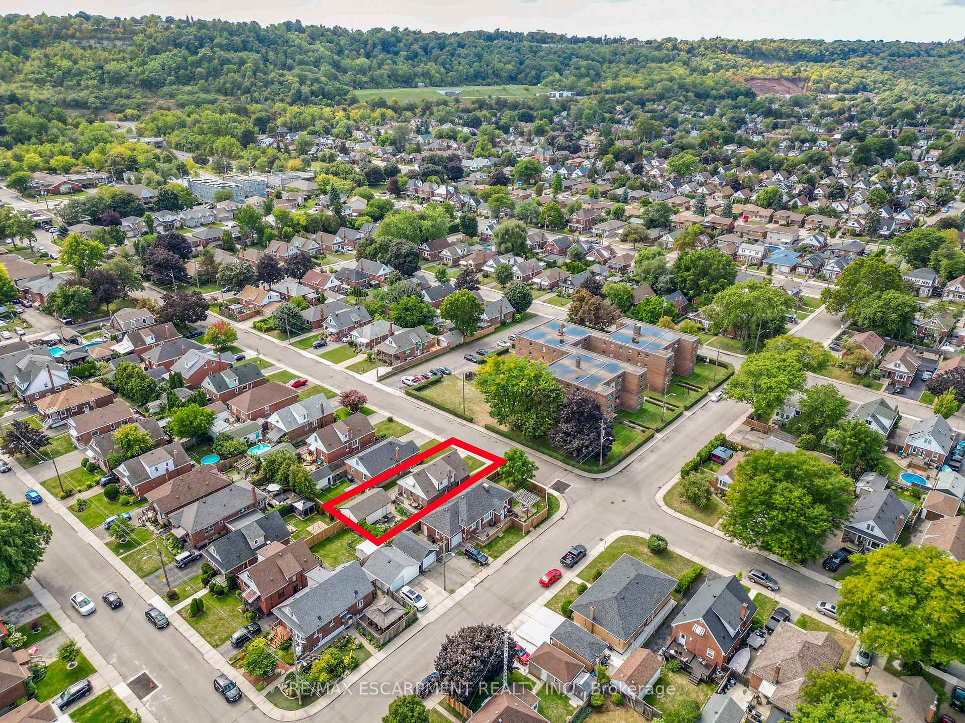 Photo 25 of 175 Garside Avenue S, Hamilton, Bartonville — HOMEH