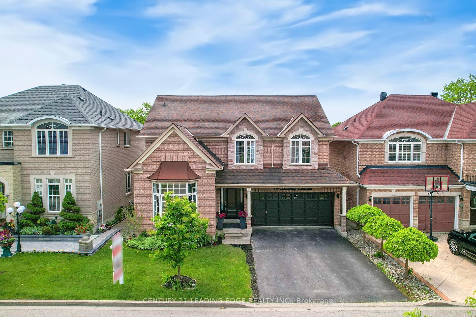 Photo 8 of 74 Littleleaf Crescent, Markham, Legacy — HOMEH