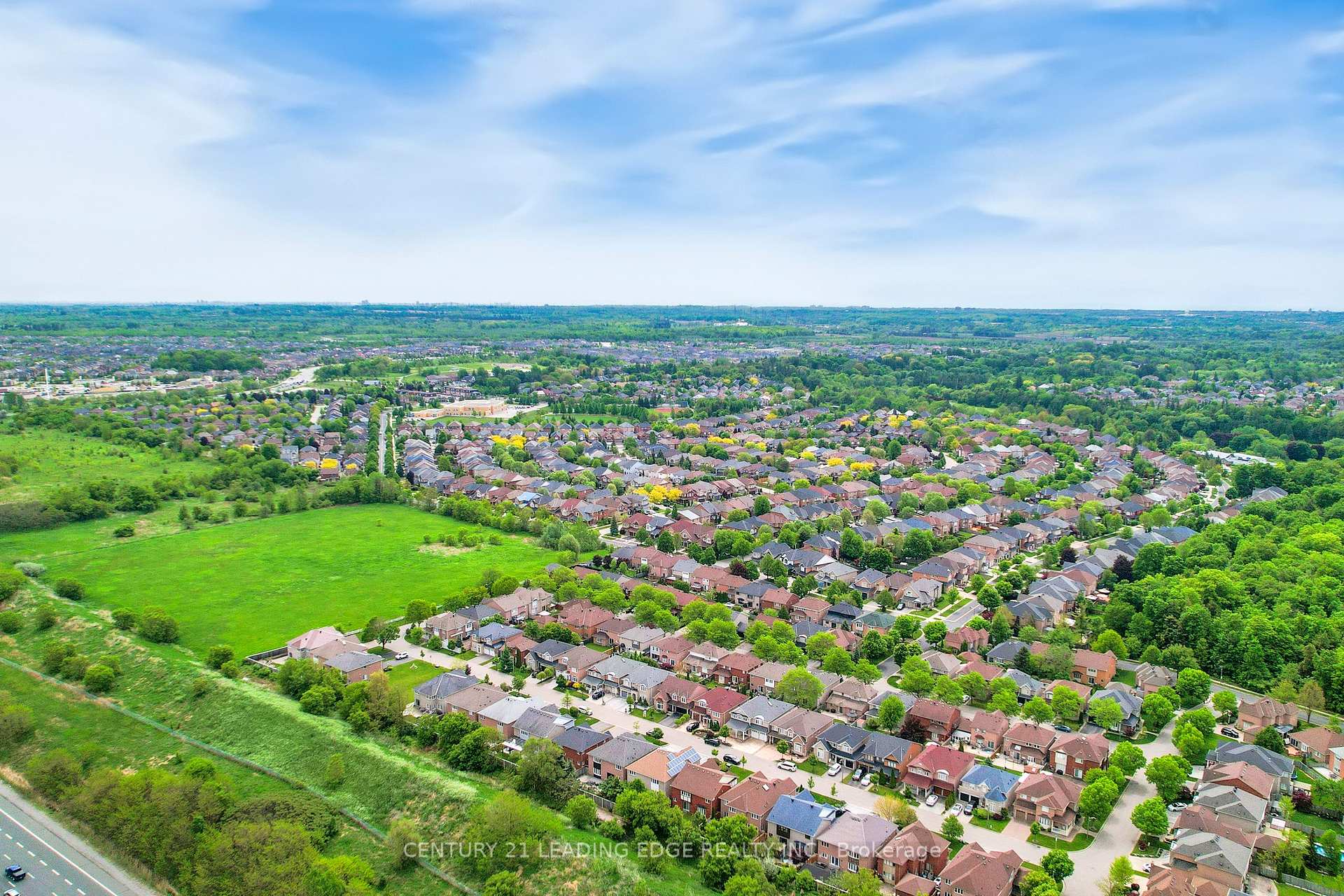 Photo 4 of 74 Littleleaf Crescent, Markham, Legacy — HOMEH