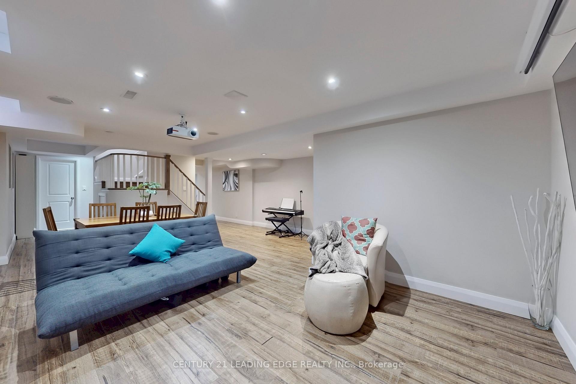 Photo 34 of 74 Littleleaf Crescent, Markham, Legacy — HOMEH