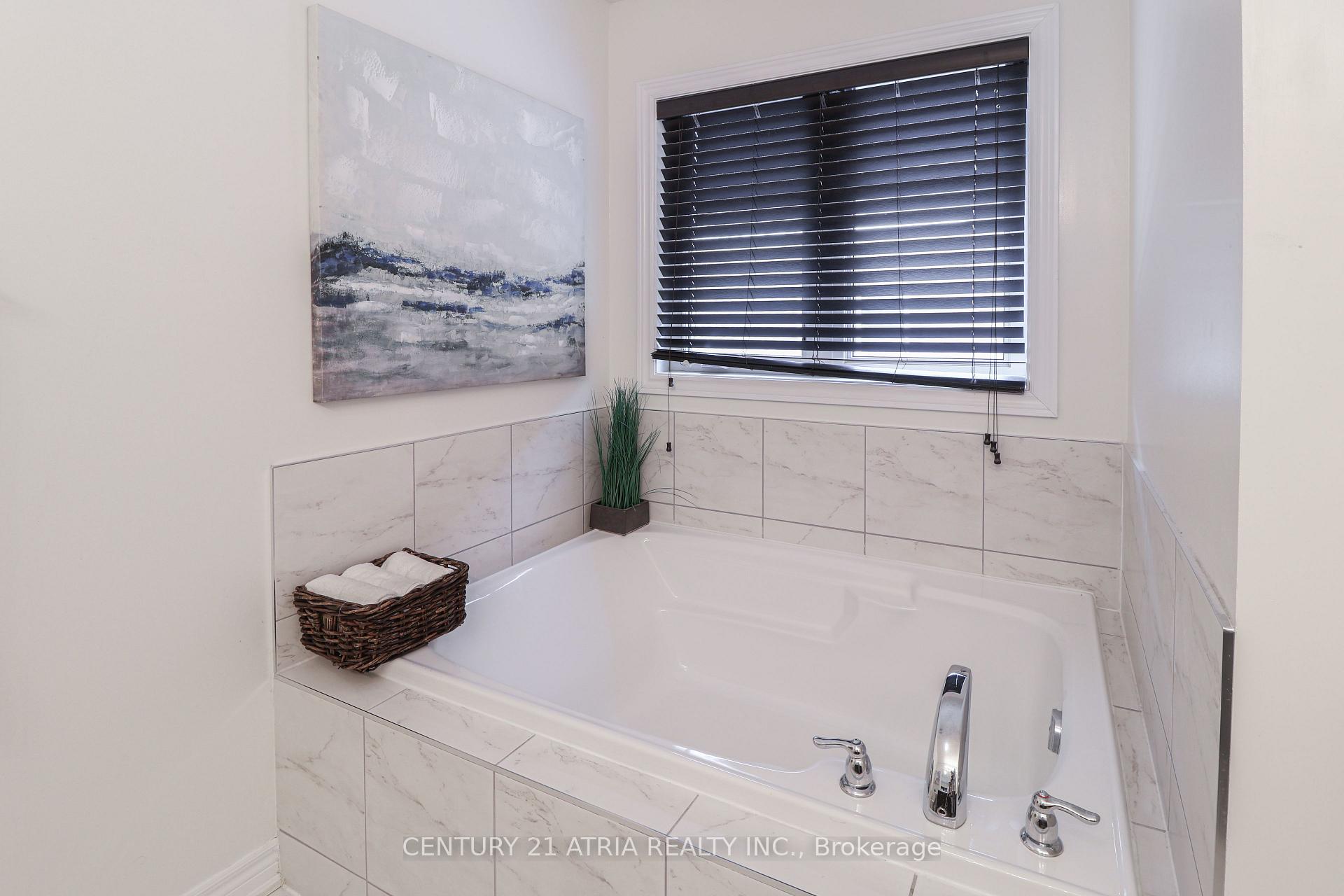 Photo 39 of 57 Haskett Drive, Markham, Box Grove — HOMEH