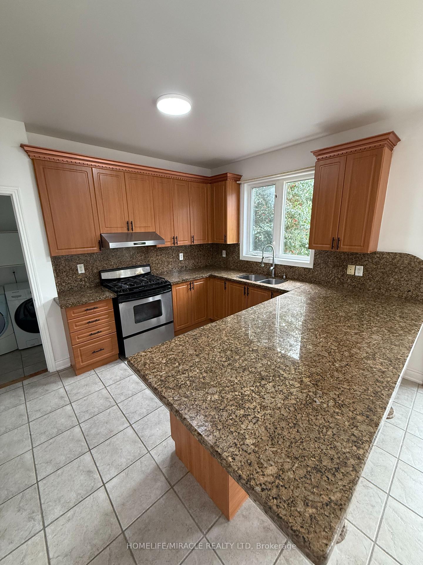 Photo 5 of 59 Oakford Drive, Markham, Cachet — HOMEH