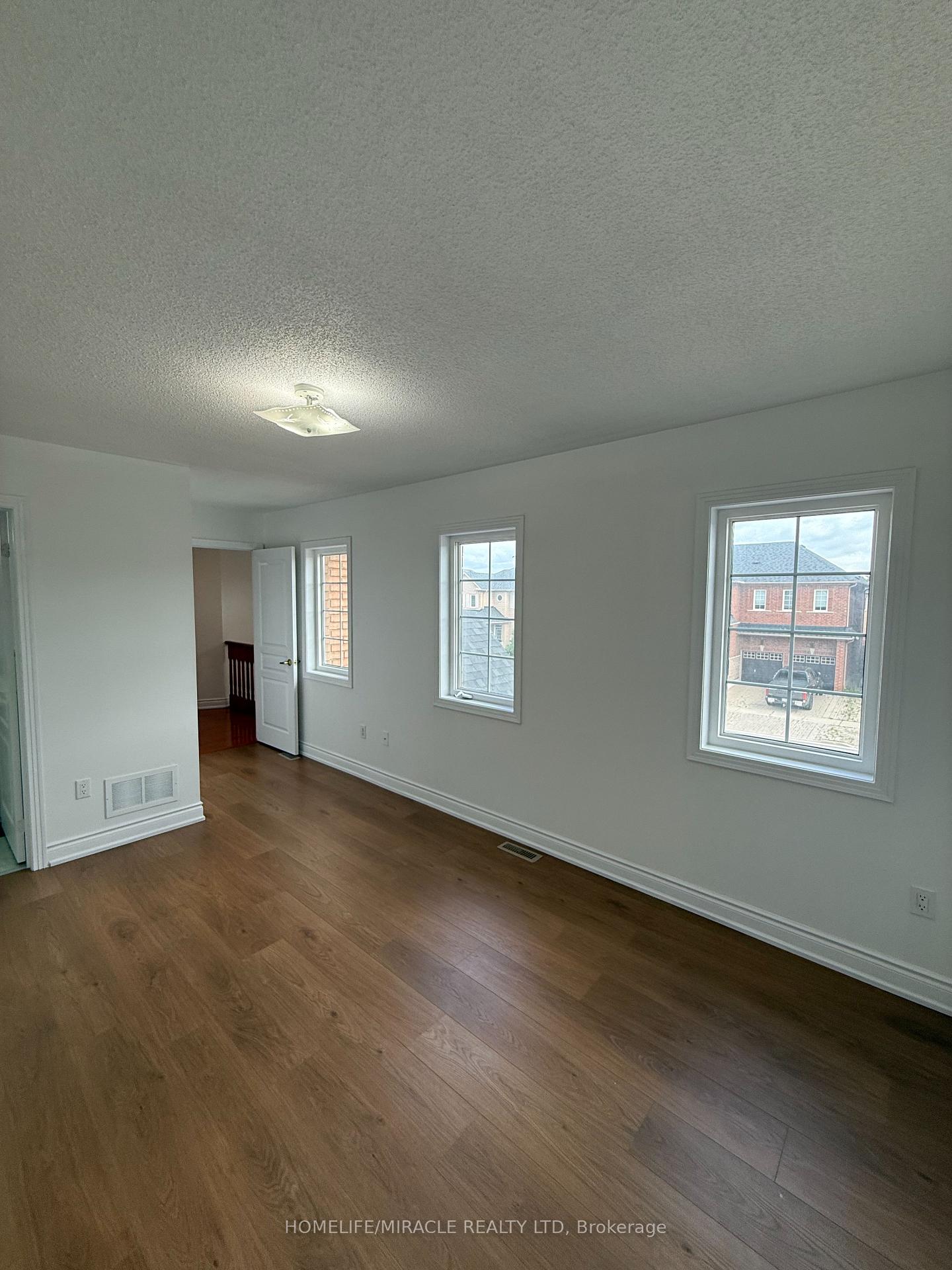 Photo 23 of 59 Oakford Drive, Markham, Cachet — HOMEH