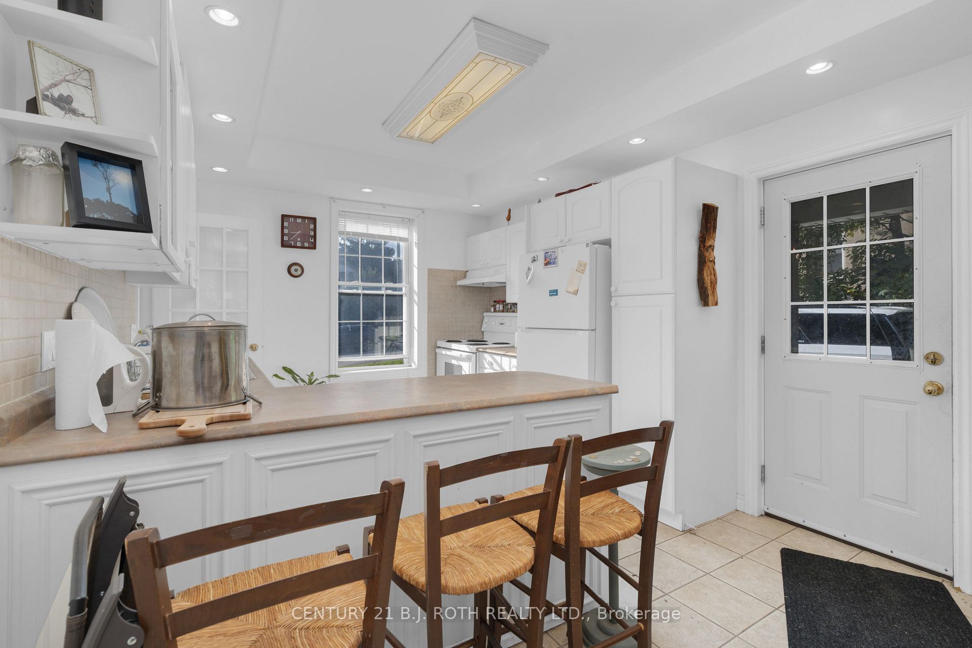 Photo 4 of 165 Parkview Avenue, Orillia — HOMEH