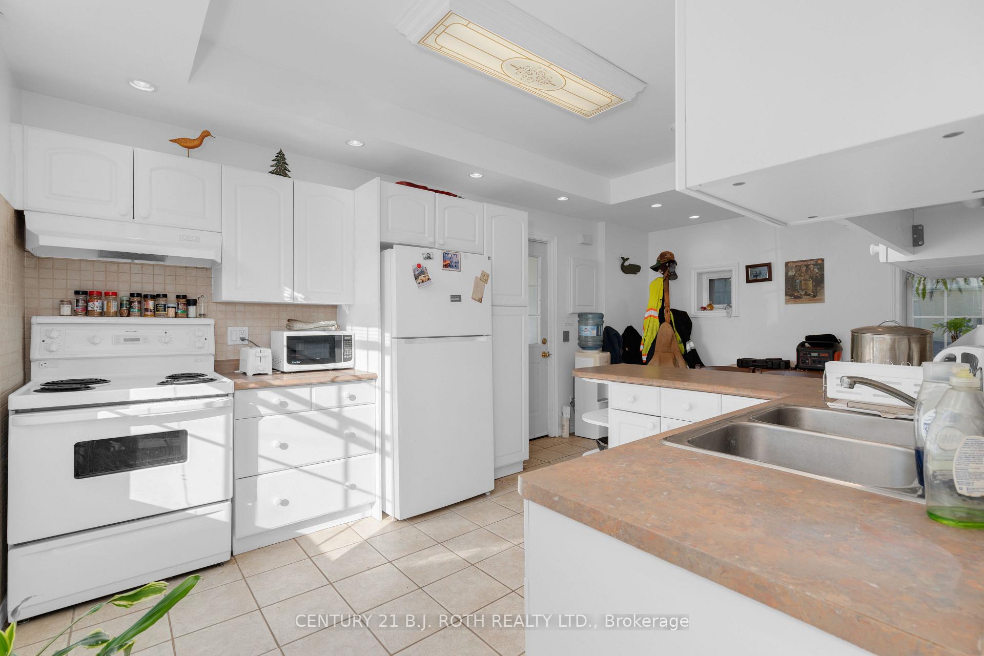 Photo 13 of 165 Parkview Avenue, Orillia — HOMEH