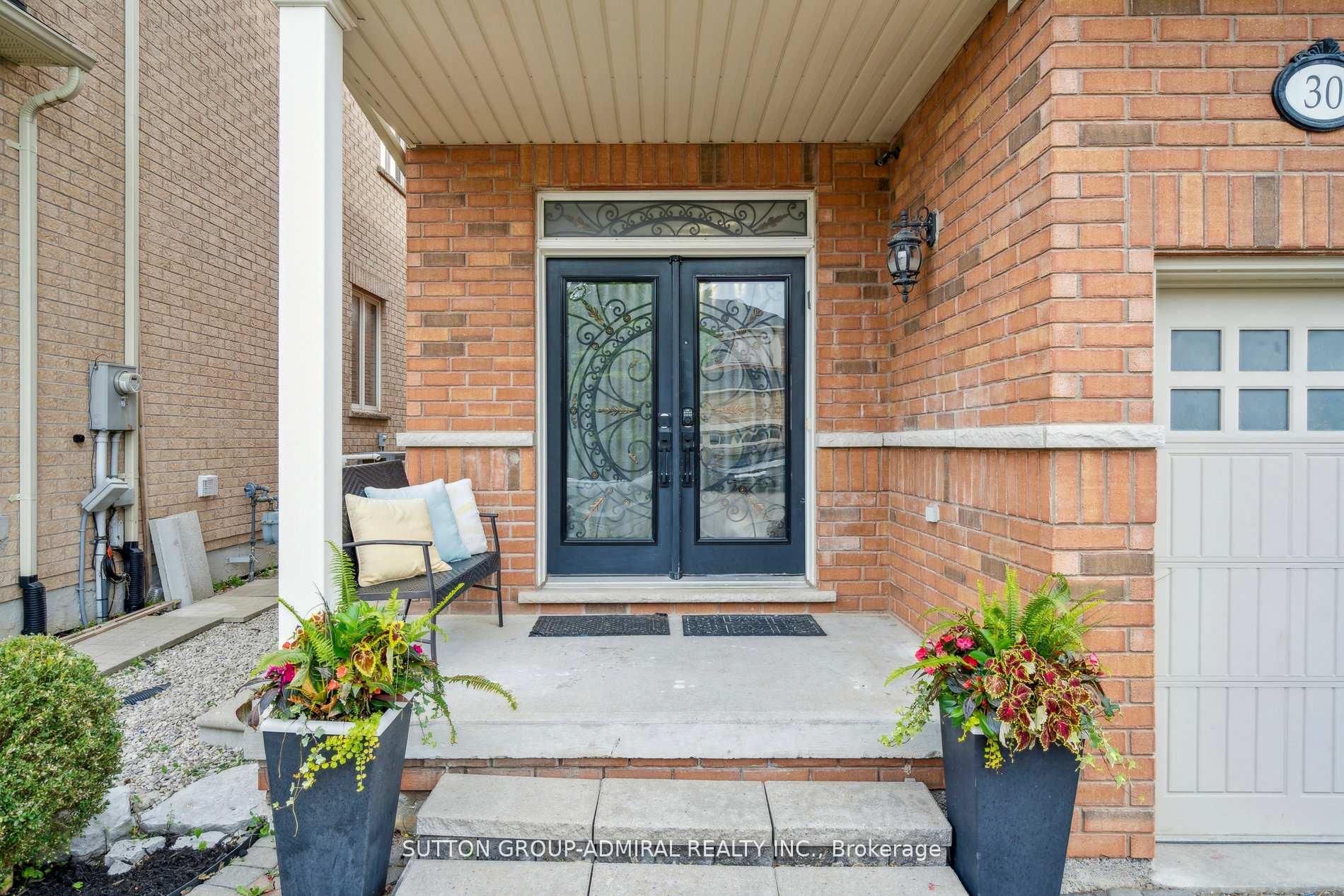 Photo 2 of 30 Blue Grouse Road, Vaughan, Patterson — HOMEH
