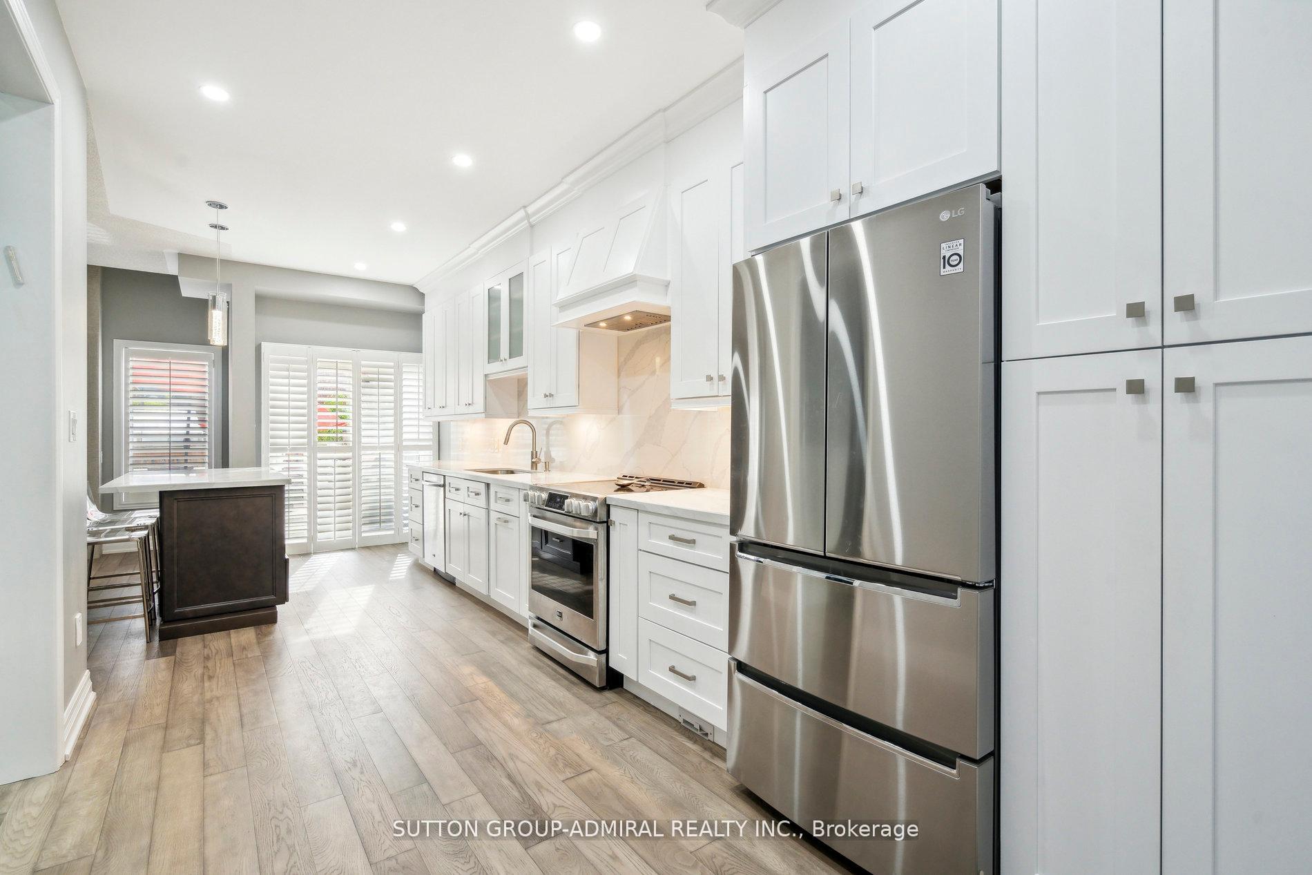 Photo 3 of 30 Blue Grouse Road, Vaughan, Patterson — HOMEH