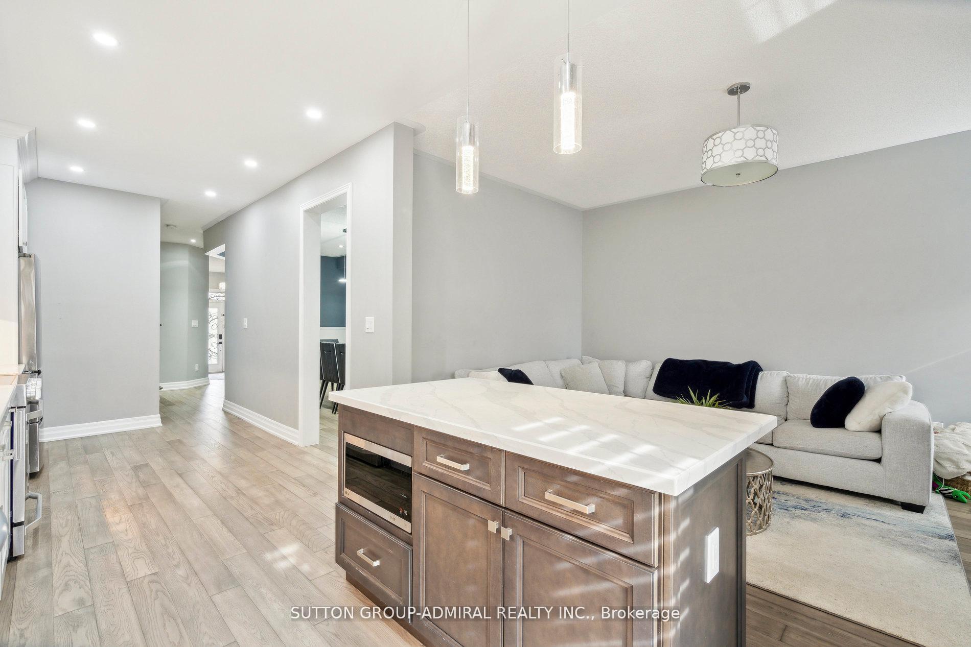 Photo 8 of 30 Blue Grouse Road, Vaughan, Patterson — HOMEH