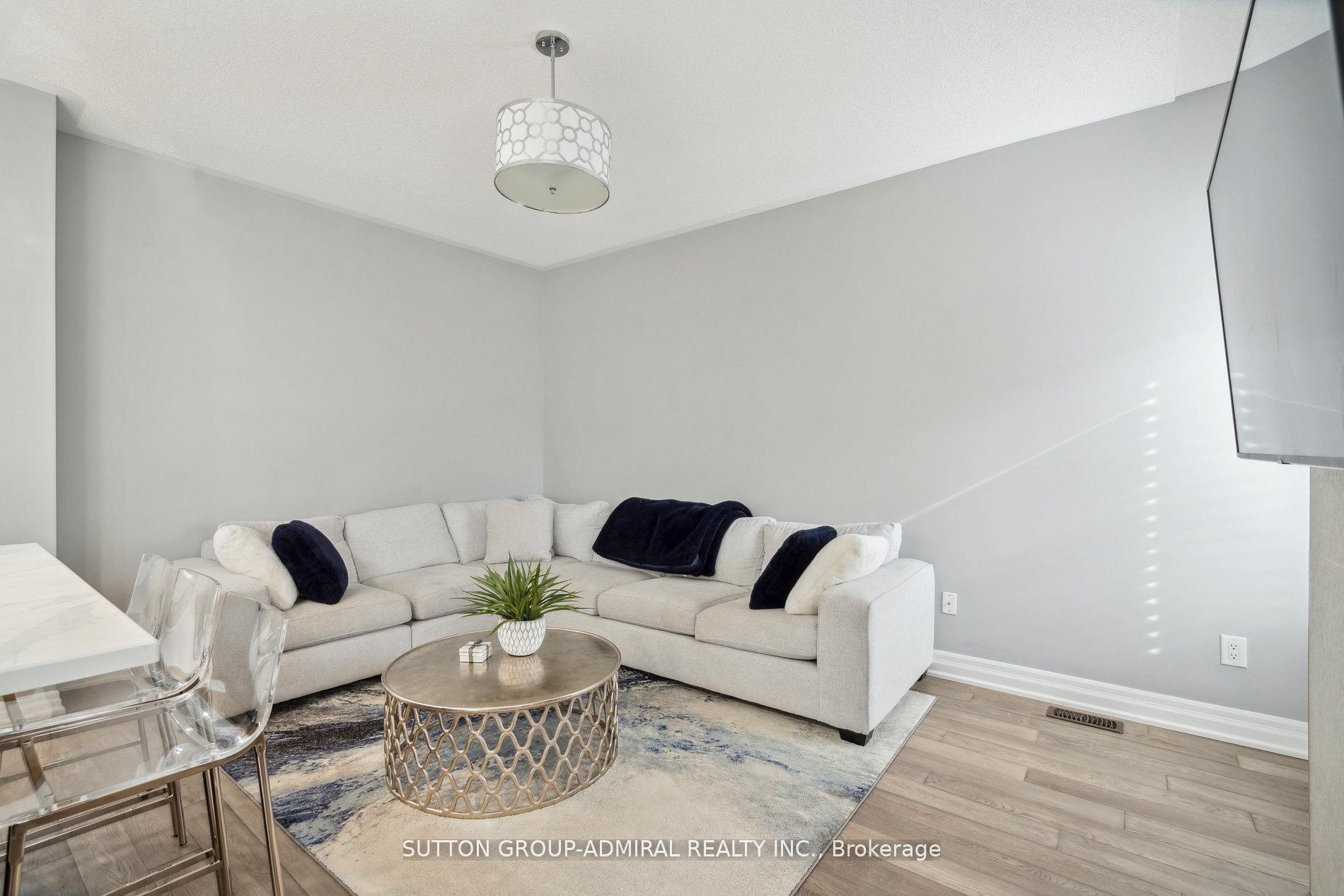 Photo 11 of 30 Blue Grouse Road, Vaughan, Patterson — HOMEH