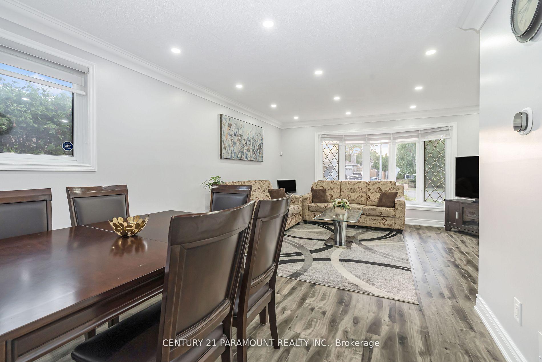 Photo 18 of 4 Beechwood Crescent, Brampton, Avondale — HOMEH