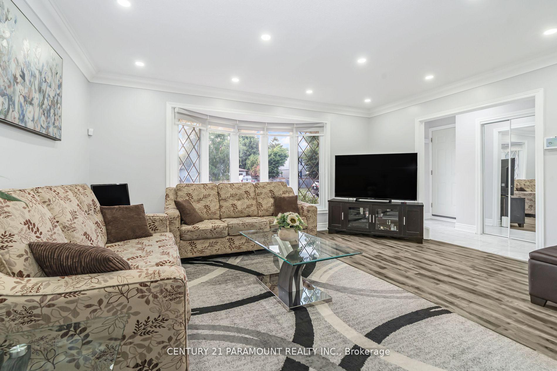 Photo 16 of 4 Beechwood Crescent, Brampton, Avondale — HOMEH