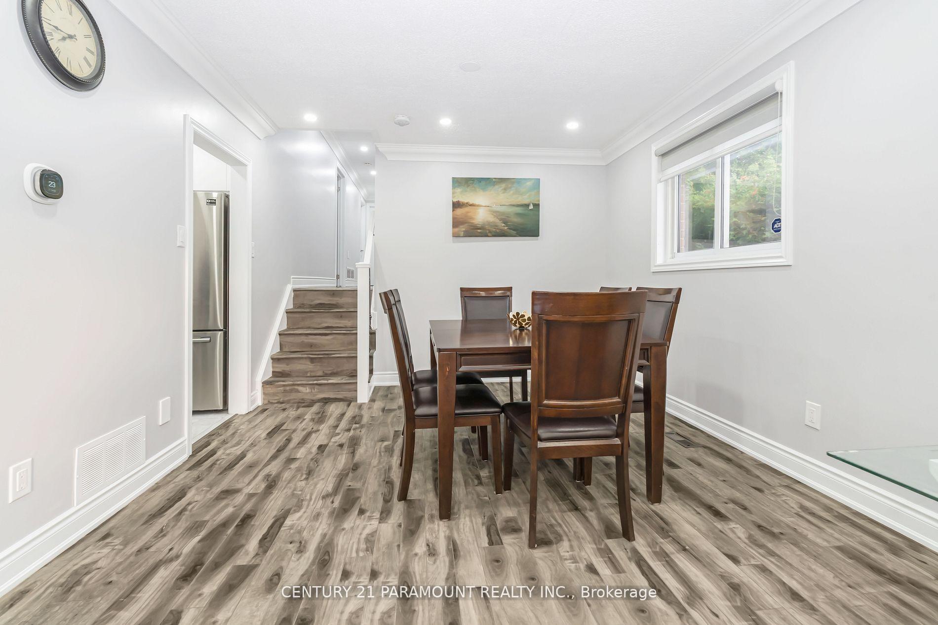 Photo 2 of 4 Beechwood Crescent, Brampton, Avondale — HOMEH