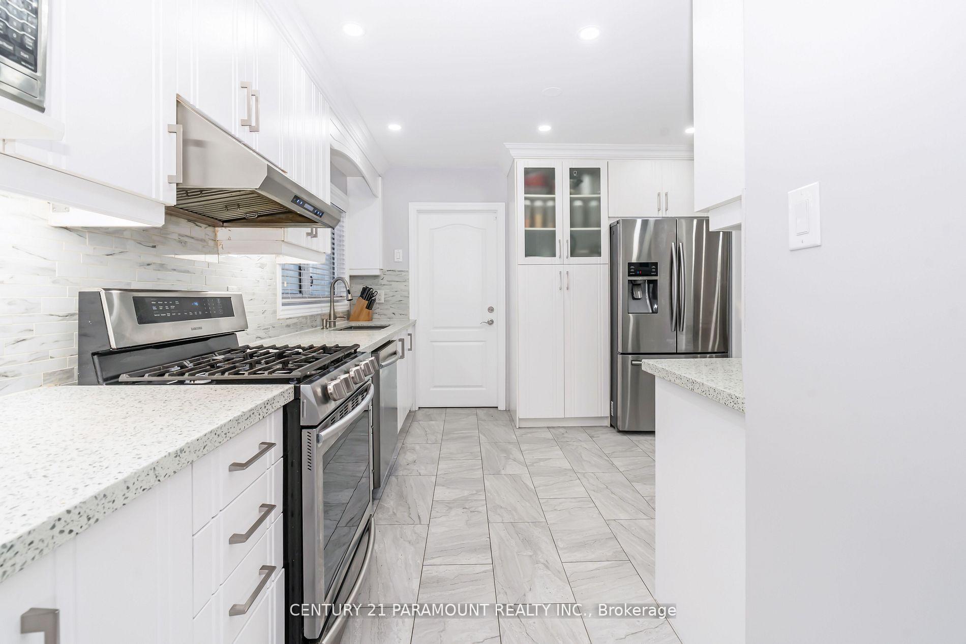 Photo 24 of 4 Beechwood Crescent, Brampton, Avondale — HOMEH
