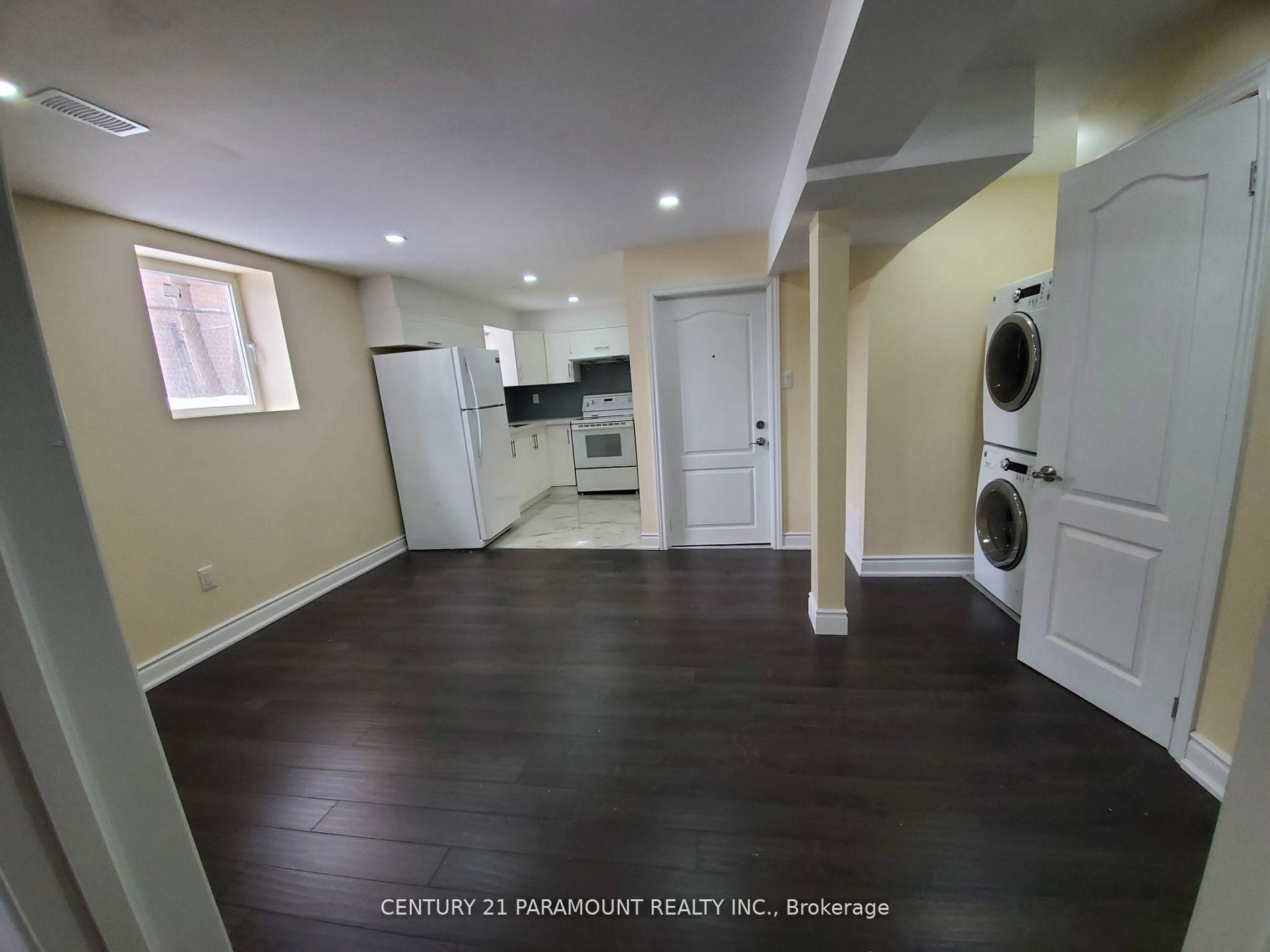 Photo 8 of 4 Beechwood Crescent, Brampton, Avondale — HOMEH