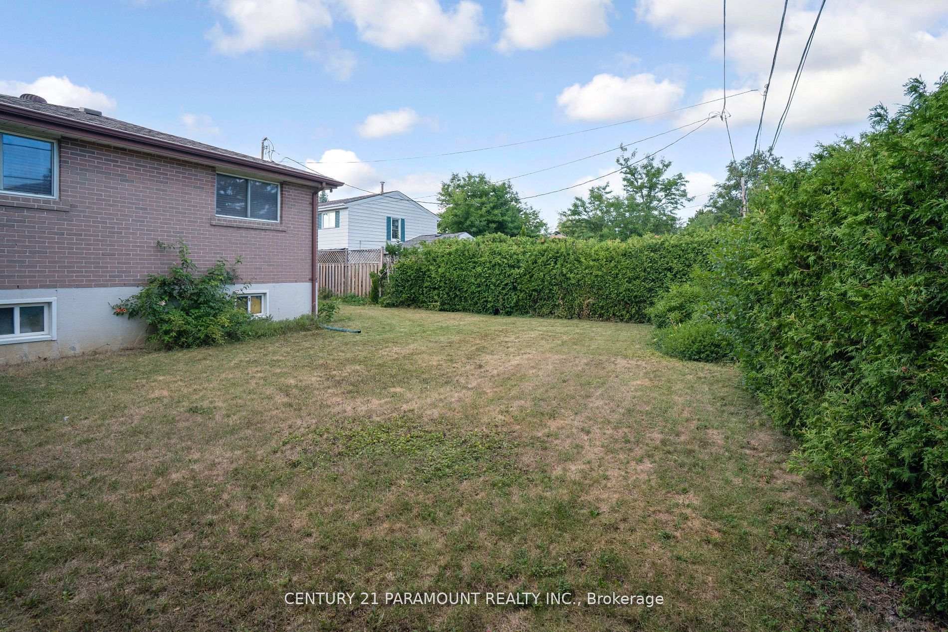 Photo 37 of 4 Beechwood Crescent, Brampton, Avondale — HOMEH