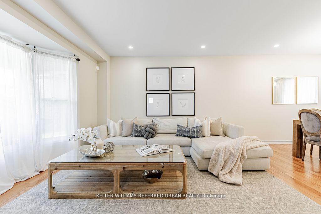 Photo 5 of 42 Haskell Crescent, Aurora, Aurora Highlands — HOMEH