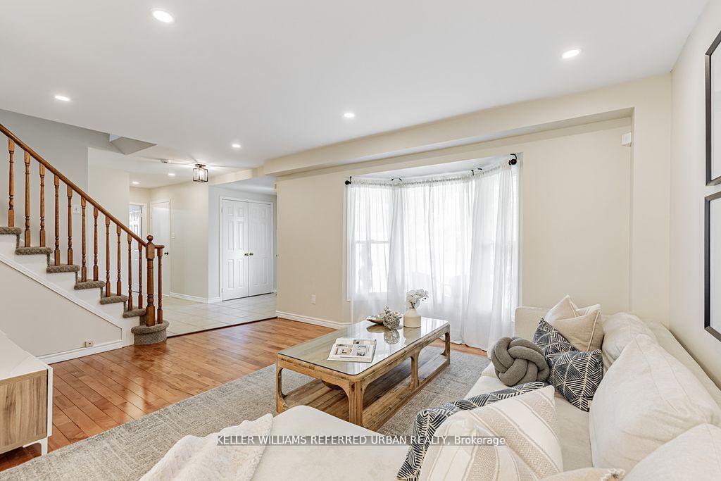 Photo 3 of 42 Haskell Crescent, Aurora, Aurora Highlands — HOMEH