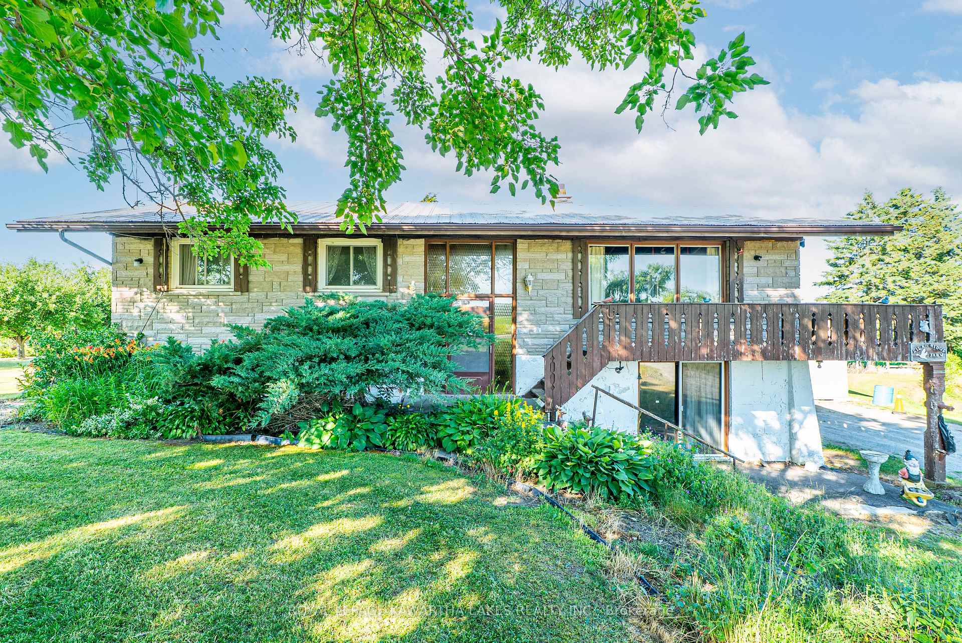 Photo 4 of S11600 Simcoe Street, Brock, Rural Brock — HOMEH