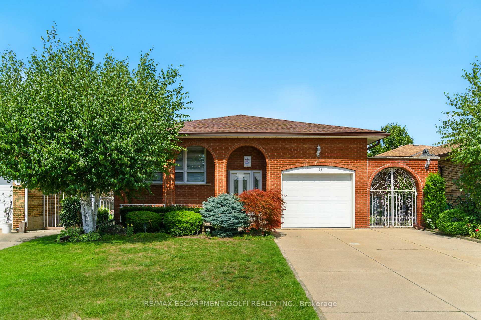 Photo 1 of 31 Village Drive, Hamilton, Kentley — HOMEH