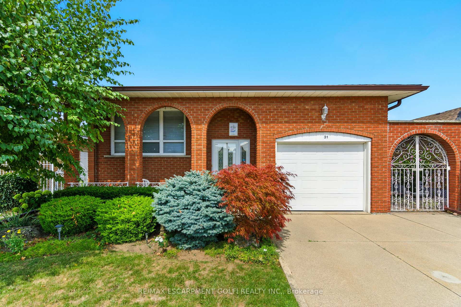 Photo 2 of 31 Village Drive, Hamilton, Kentley — HOMEH
