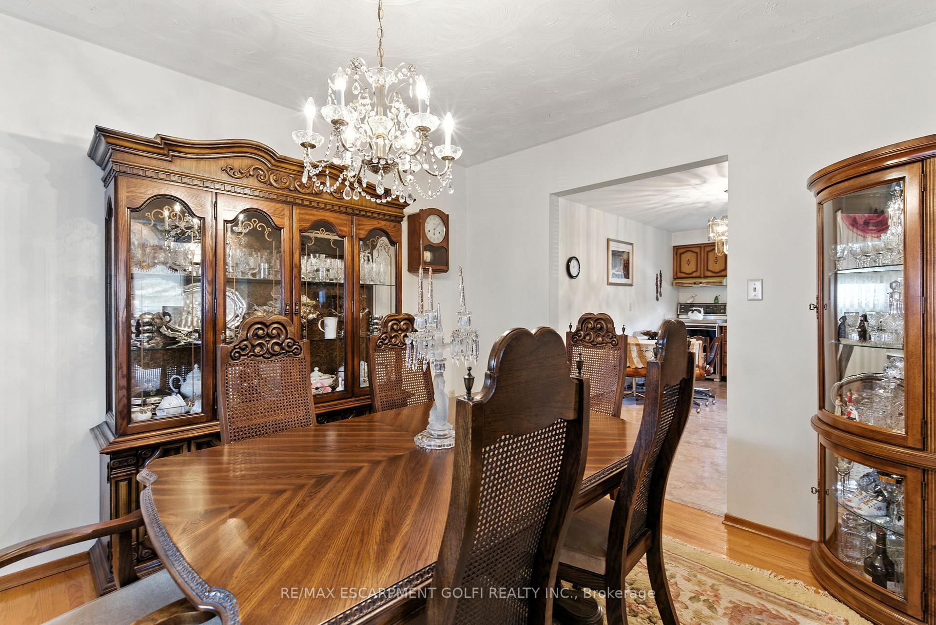 Photo 9 of 31 Village Drive, Hamilton, Kentley — HOMEH