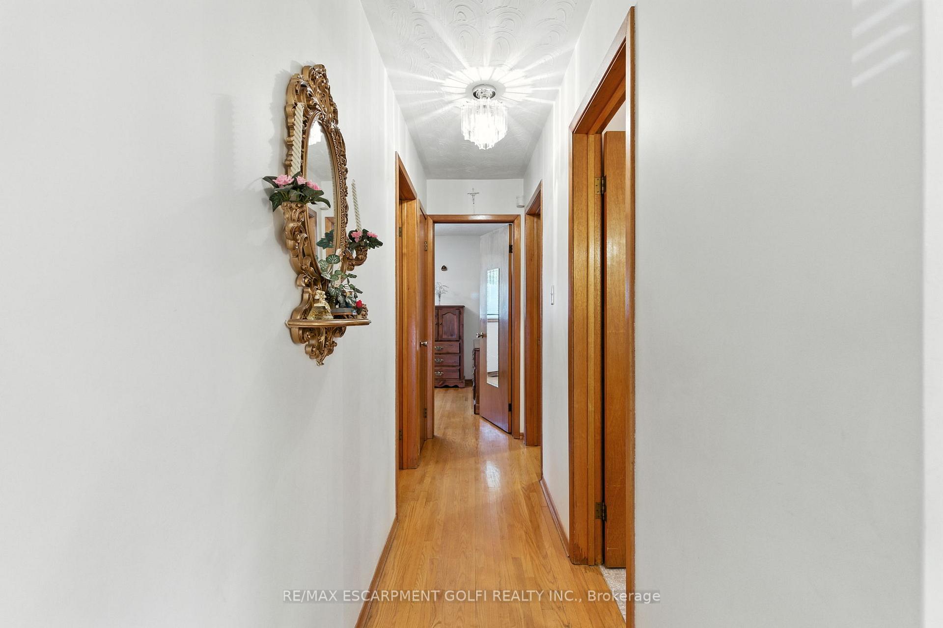 Photo 12 of 31 Village Drive, Hamilton, Kentley — HOMEH