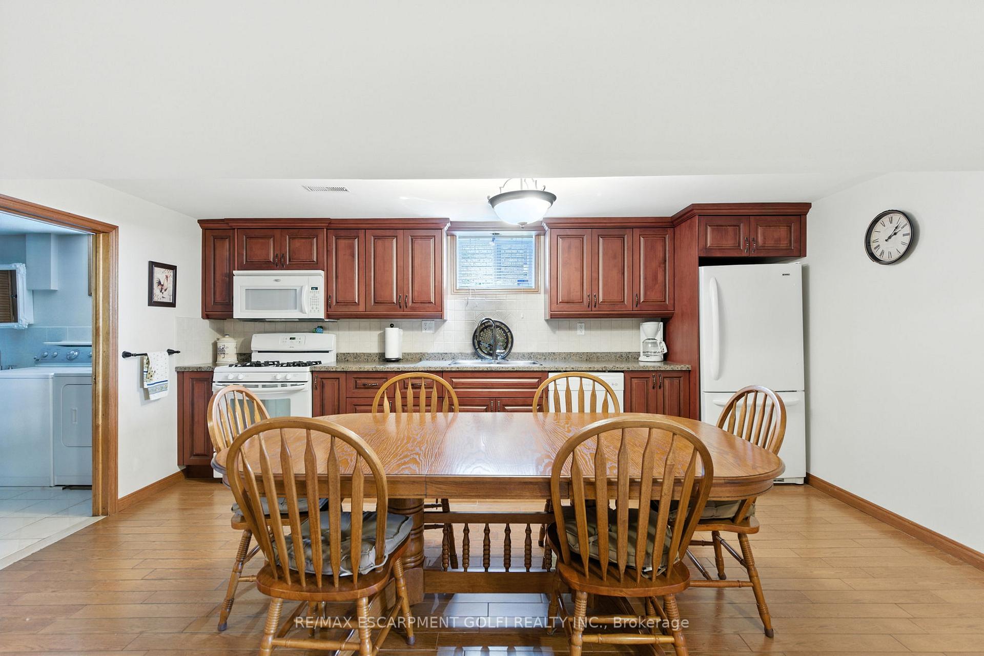Photo 27 of 31 Village Drive, Hamilton, Kentley — HOMEH