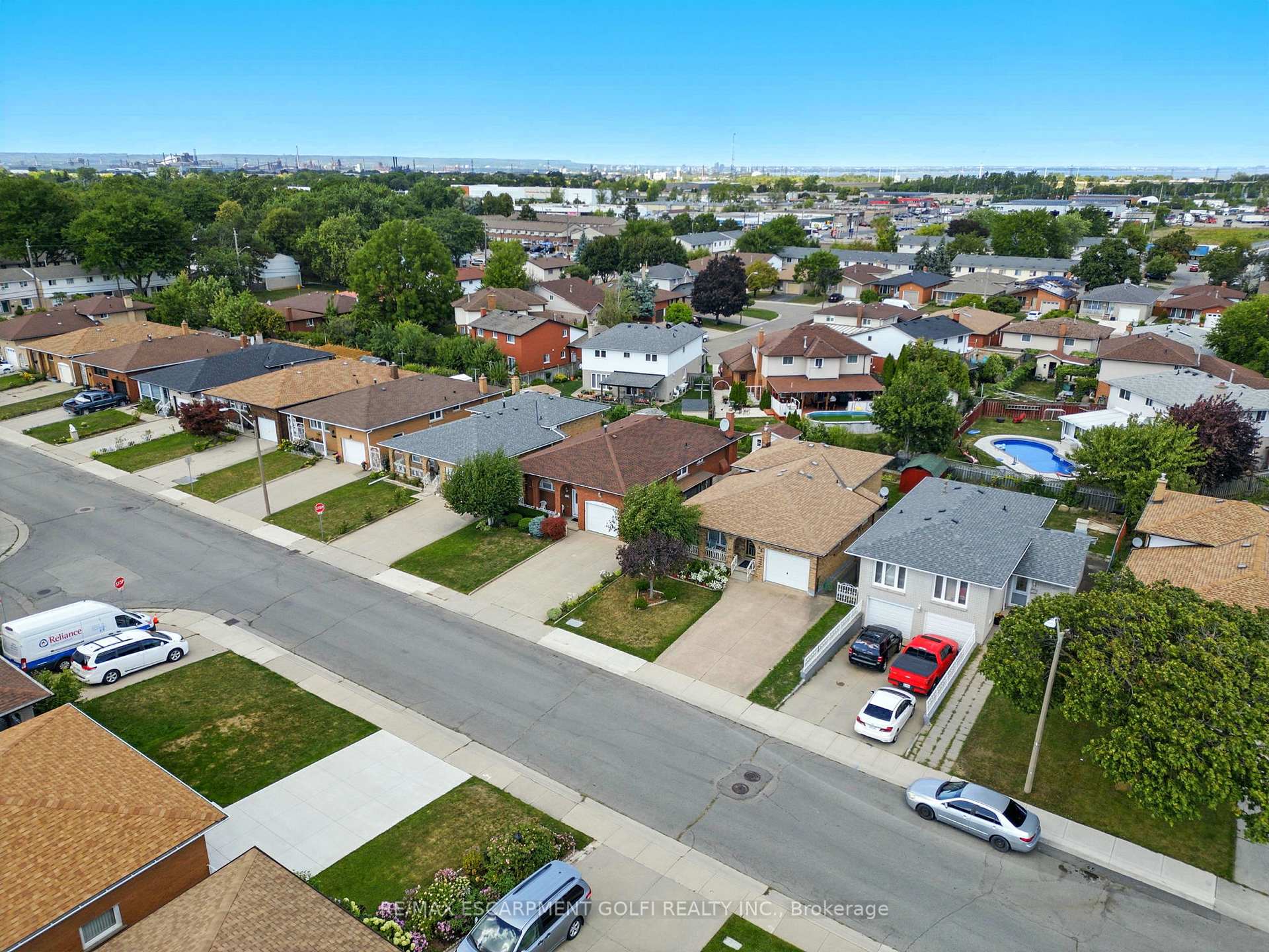Photo 45 of 31 Village Drive, Hamilton, Kentley — HOMEH