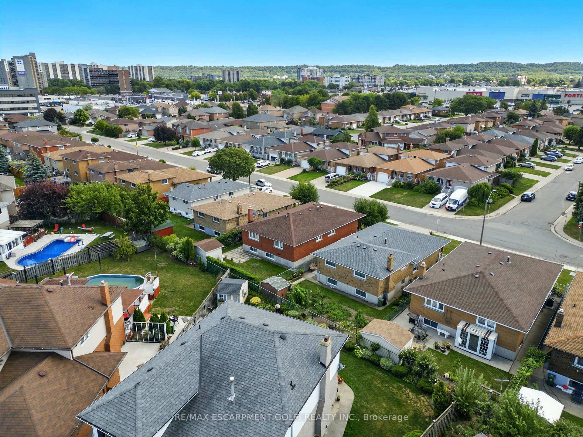 Photo 49 of 31 Village Drive, Hamilton, Kentley — HOMEH