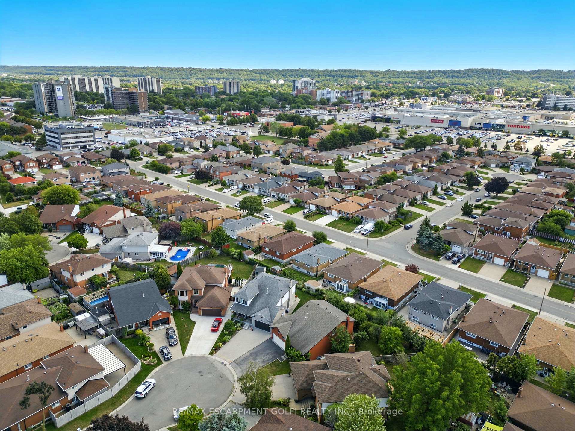 Photo 47 of 31 Village Drive, Hamilton, Kentley — HOMEH