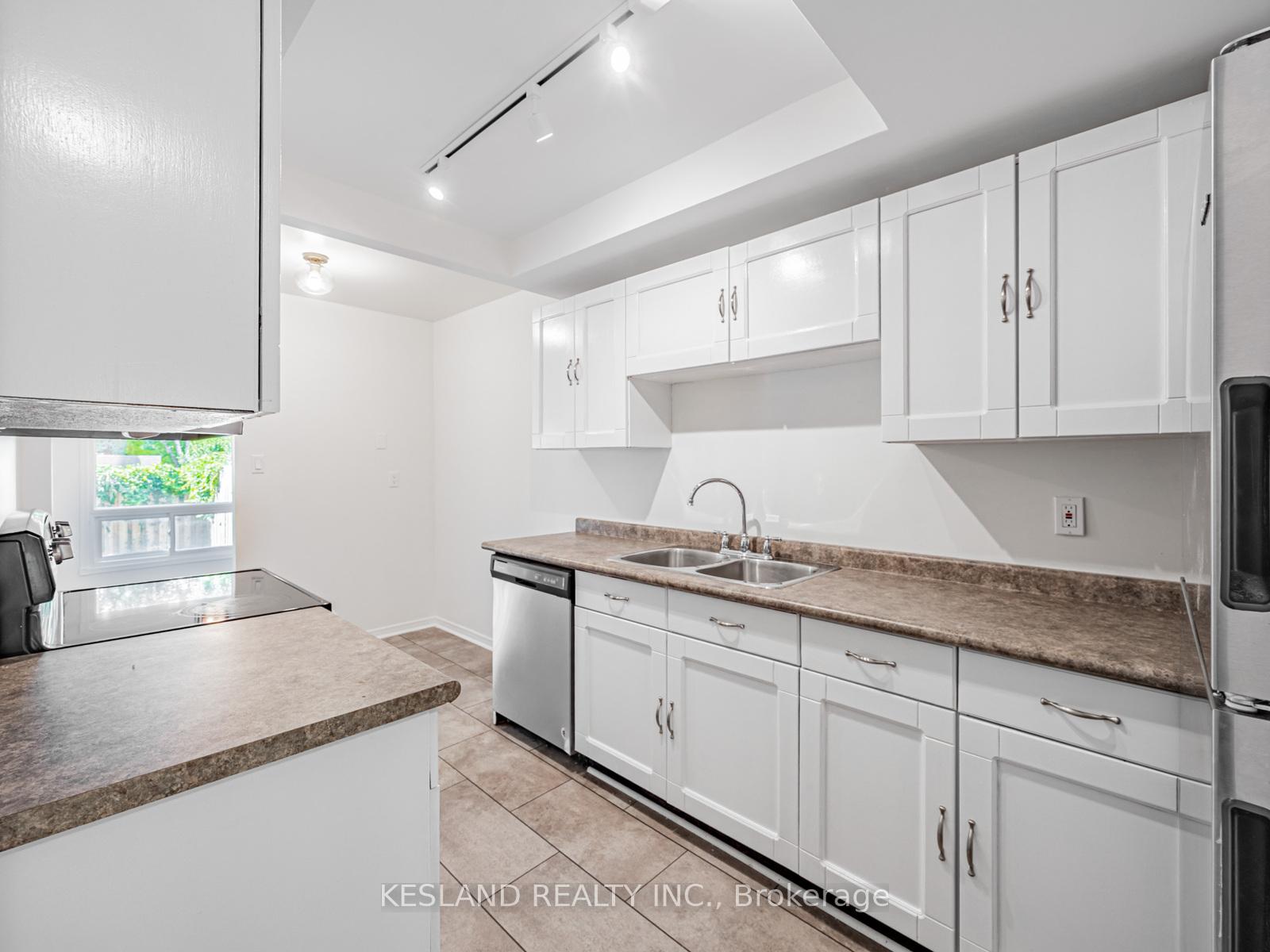 Photo 16 of 2 Reginald Crescent, Markham, Markham Village — HOMEH