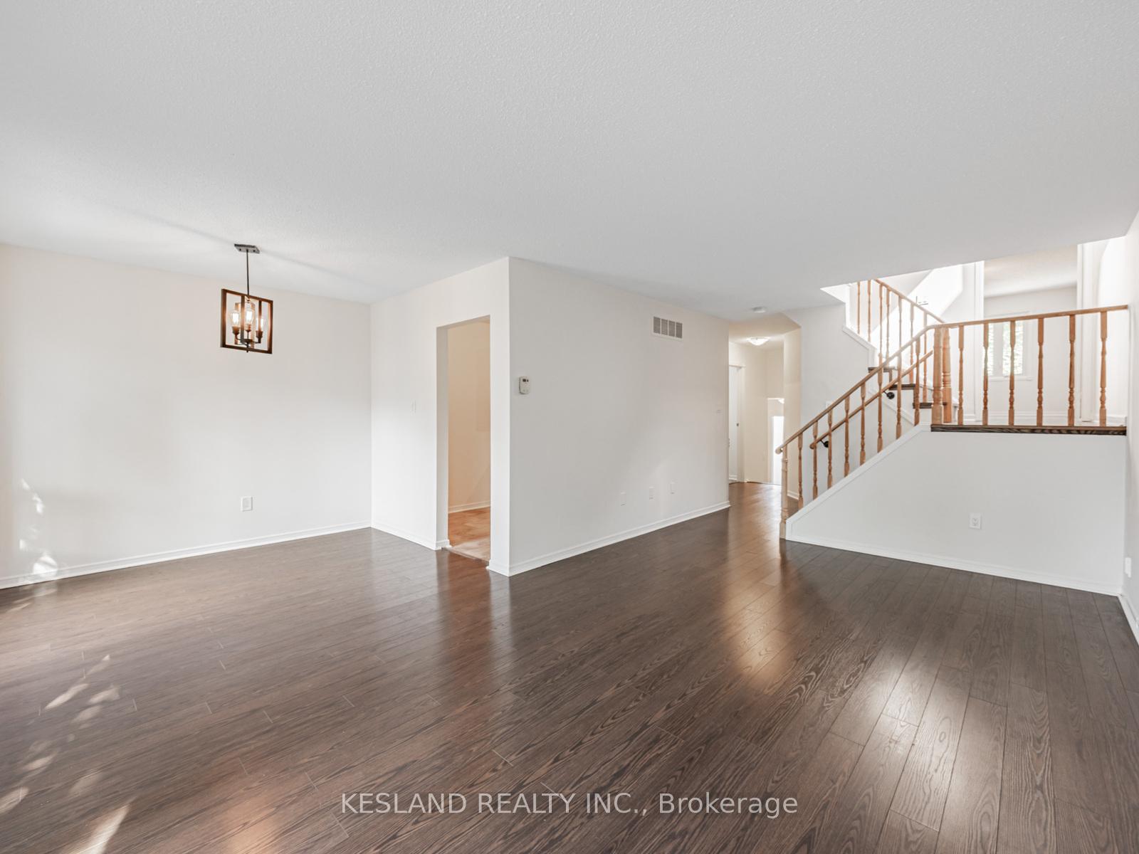 Photo 8 of 2 Reginald Crescent, Markham, Markham Village — HOMEH