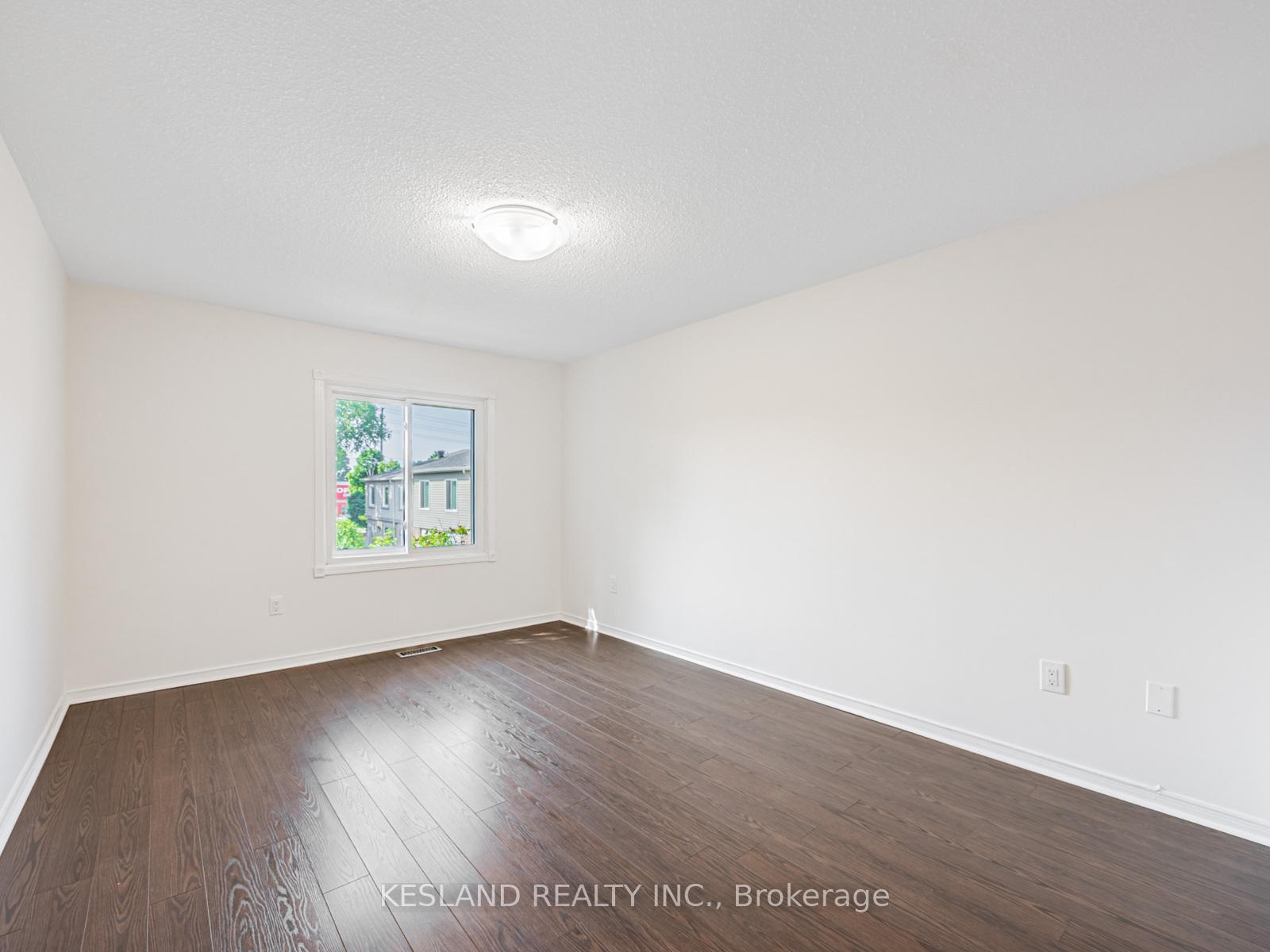 Photo 12 of 2 Reginald Crescent, Markham, Markham Village — HOMEH