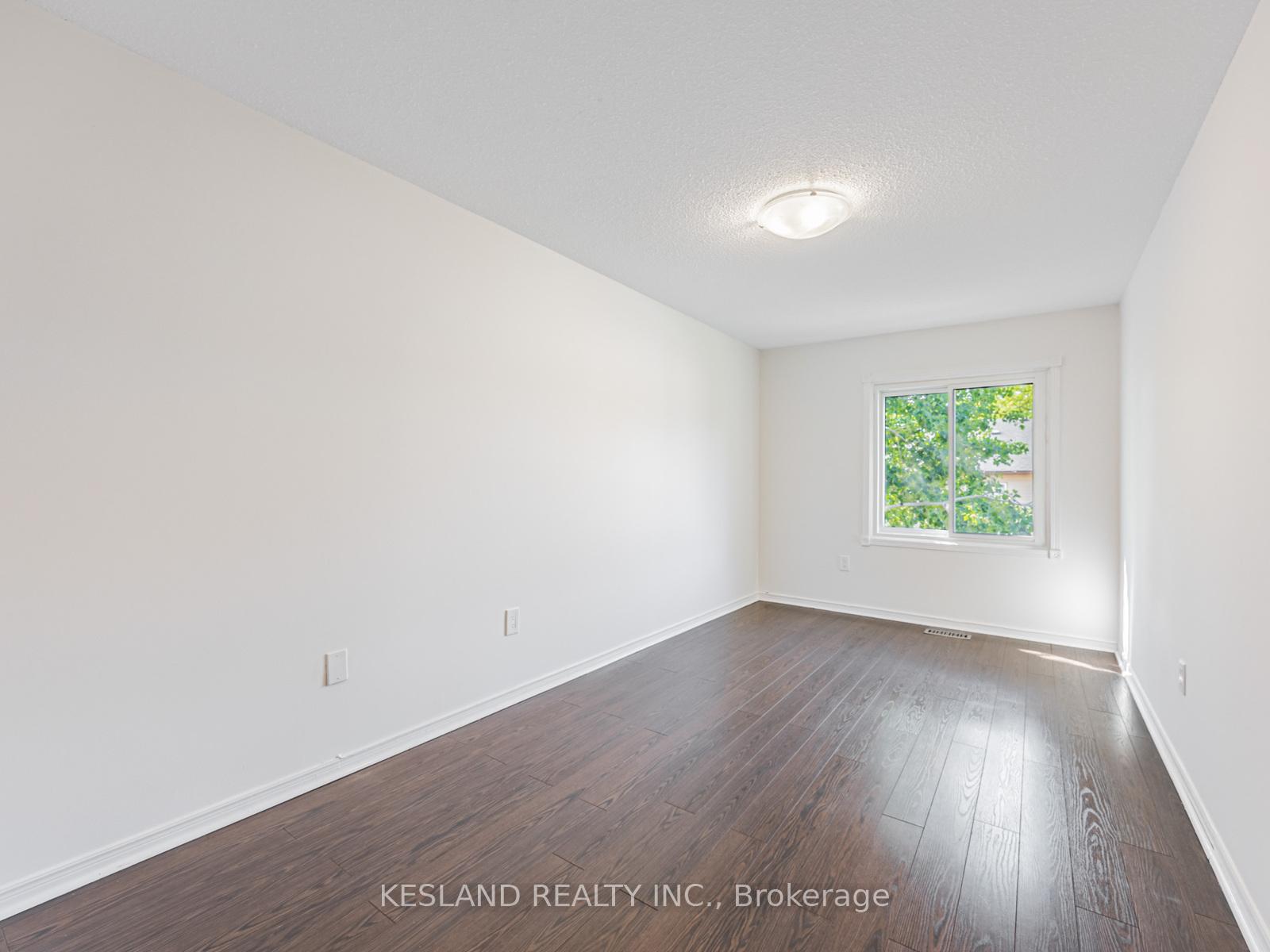Photo 3 of 2 Reginald Crescent, Markham, Markham Village — HOMEH
