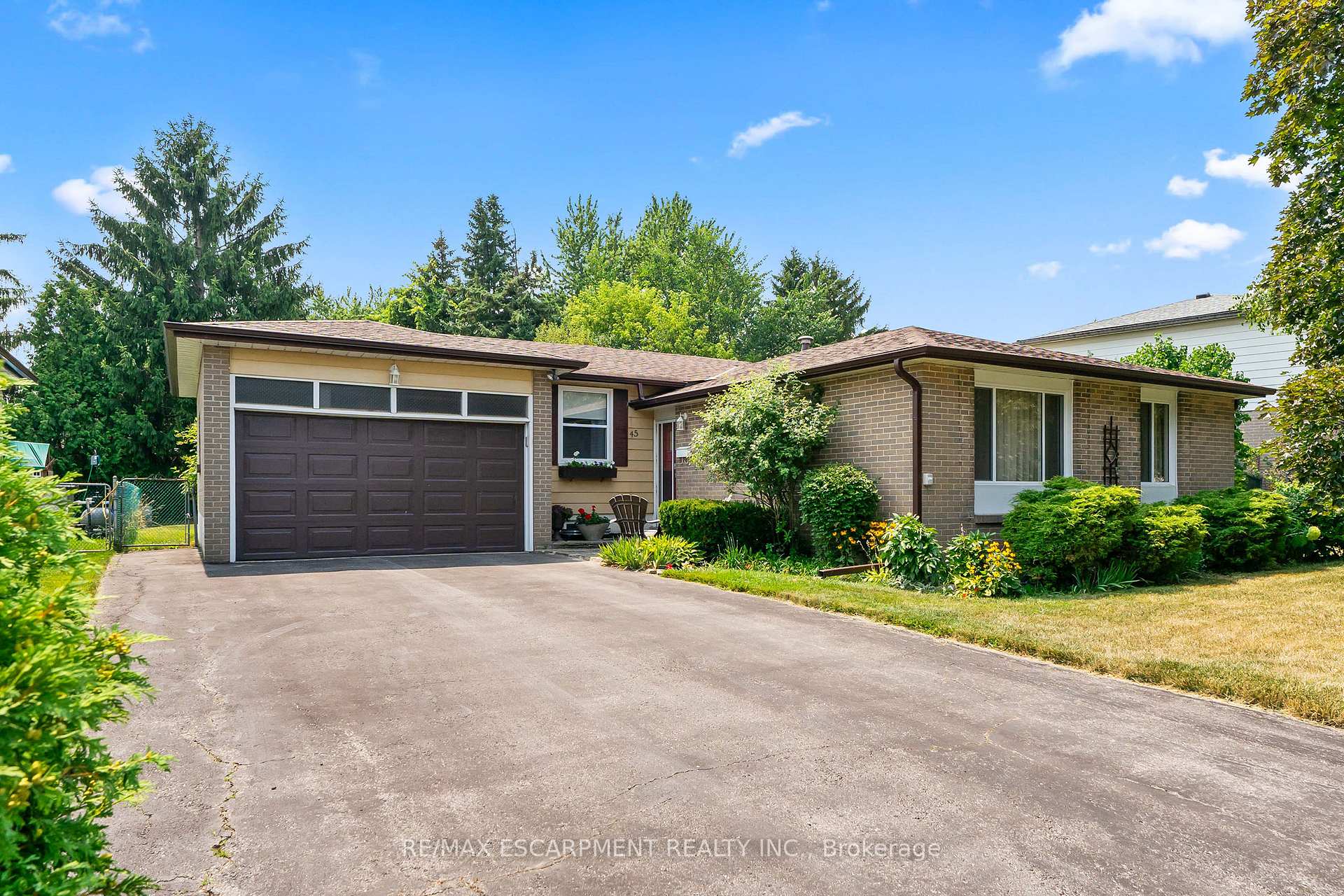 Photo 1 of 45 Dunblaine Crescent, Brampton, Southgate — HOMEH