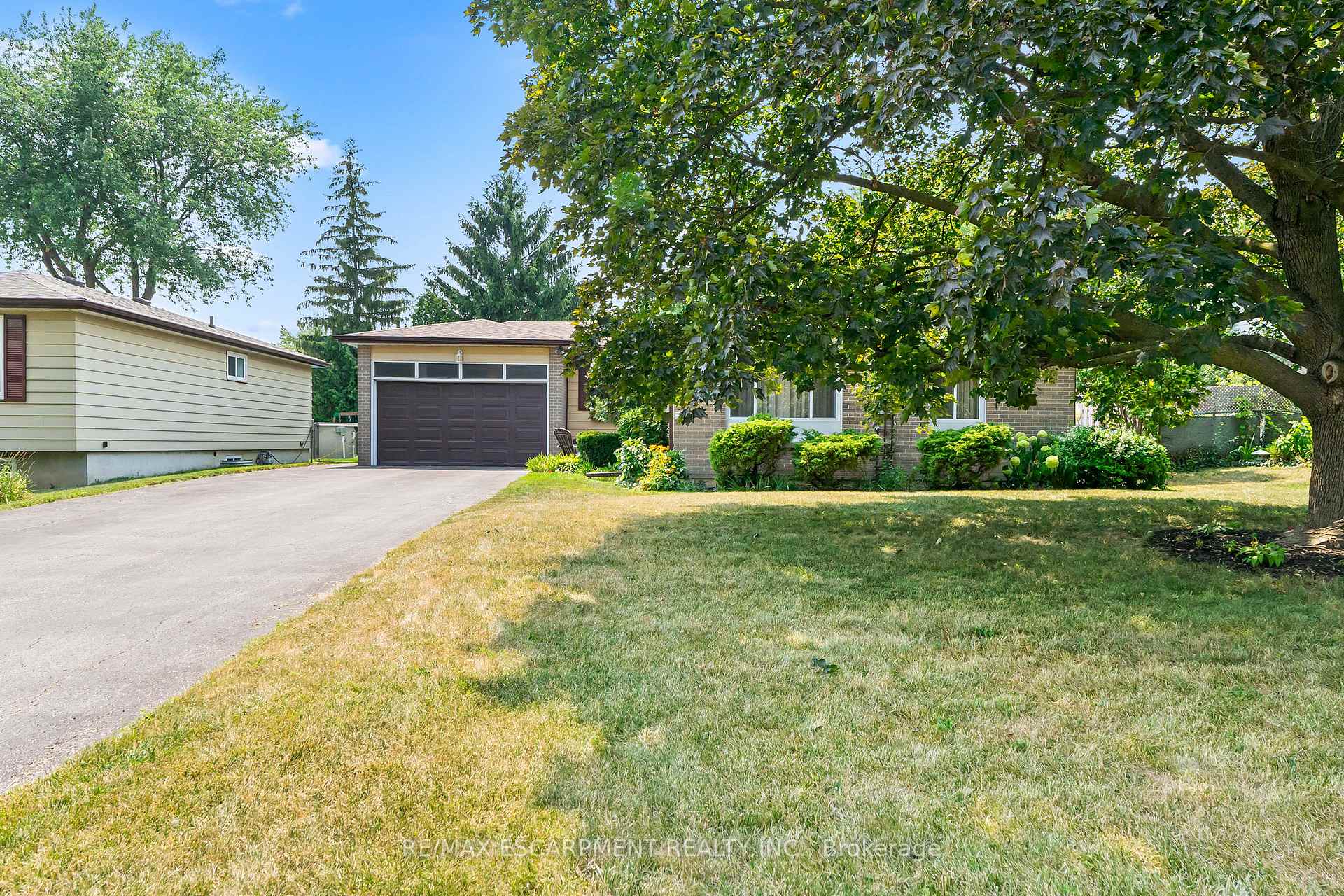 Photo 3 of 45 Dunblaine Crescent, Brampton, Southgate — HOMEH