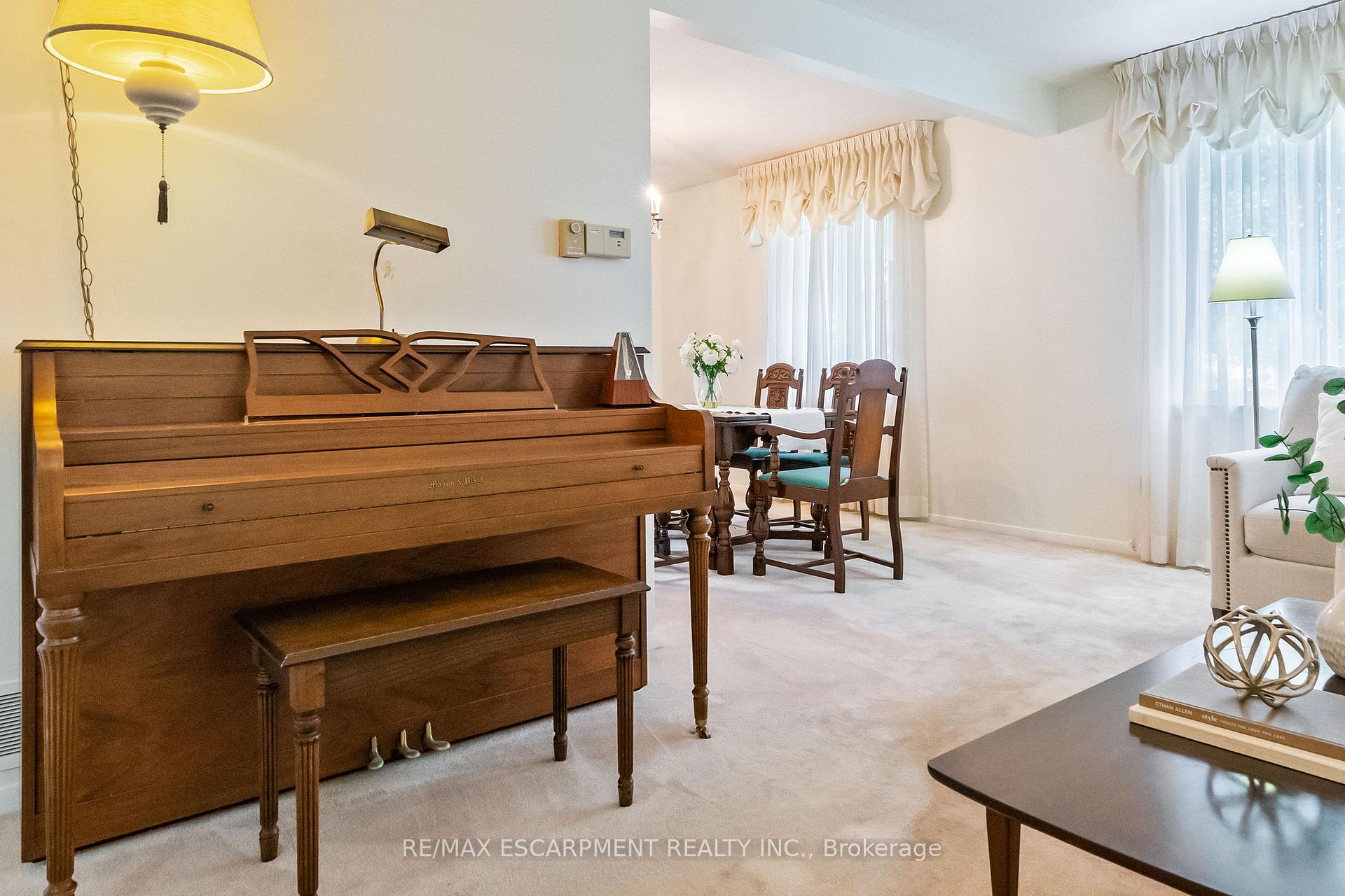 Photo 9 of 45 Dunblaine Crescent, Brampton, Southgate — HOMEH