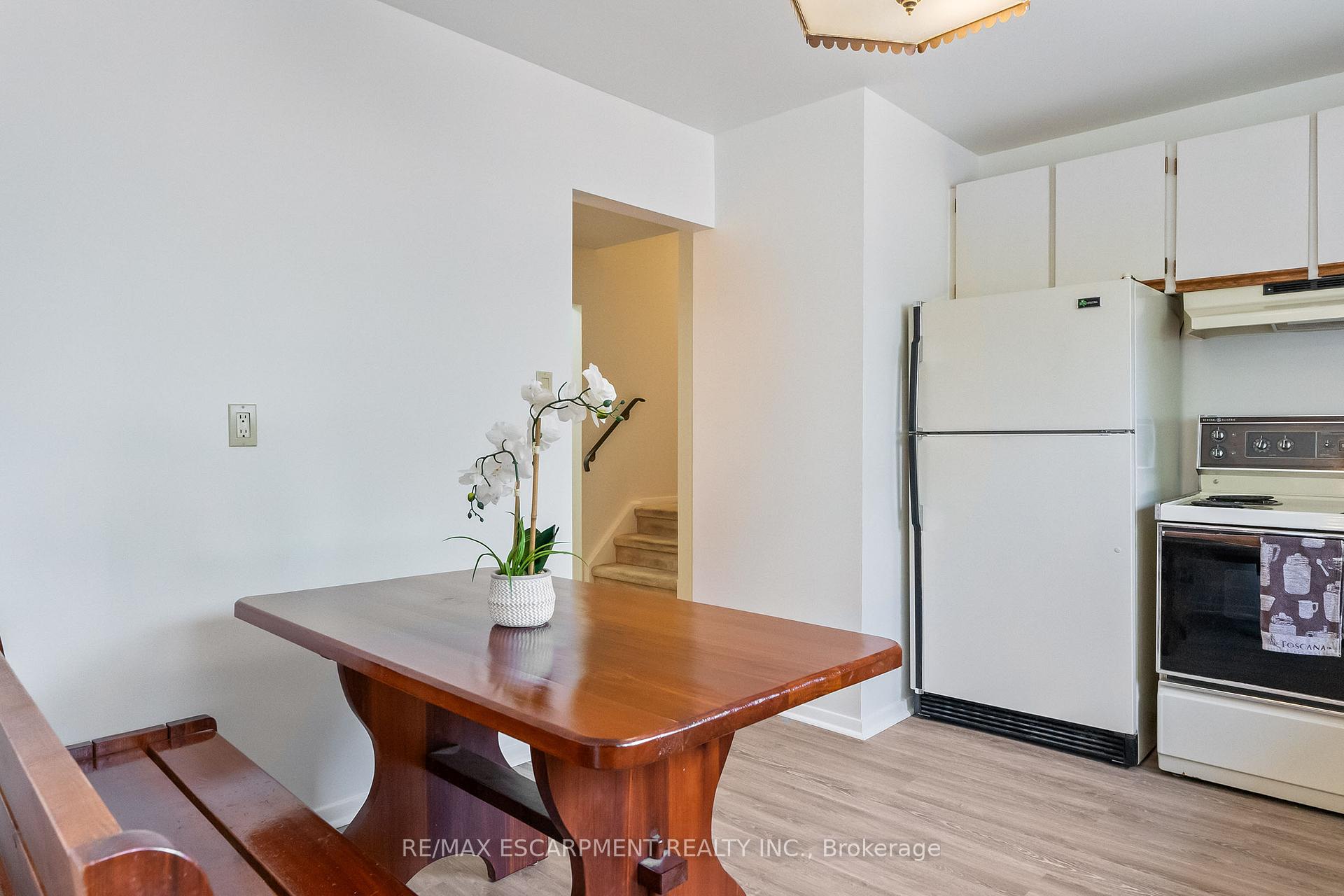 Photo 14 of 45 Dunblaine Crescent, Brampton, Southgate — HOMEH