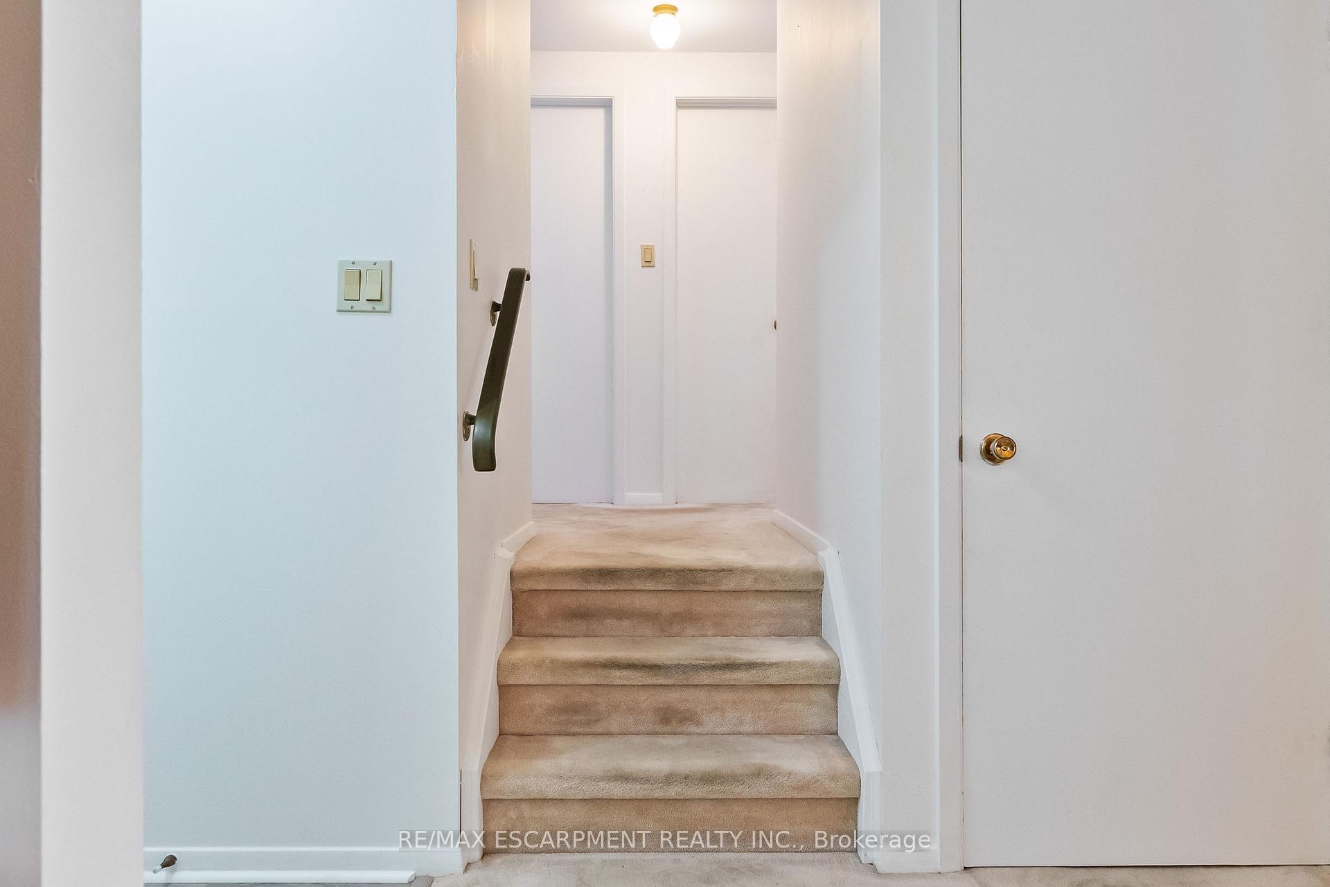 Photo 26 of 45 Dunblaine Crescent, Brampton, Southgate — HOMEH
