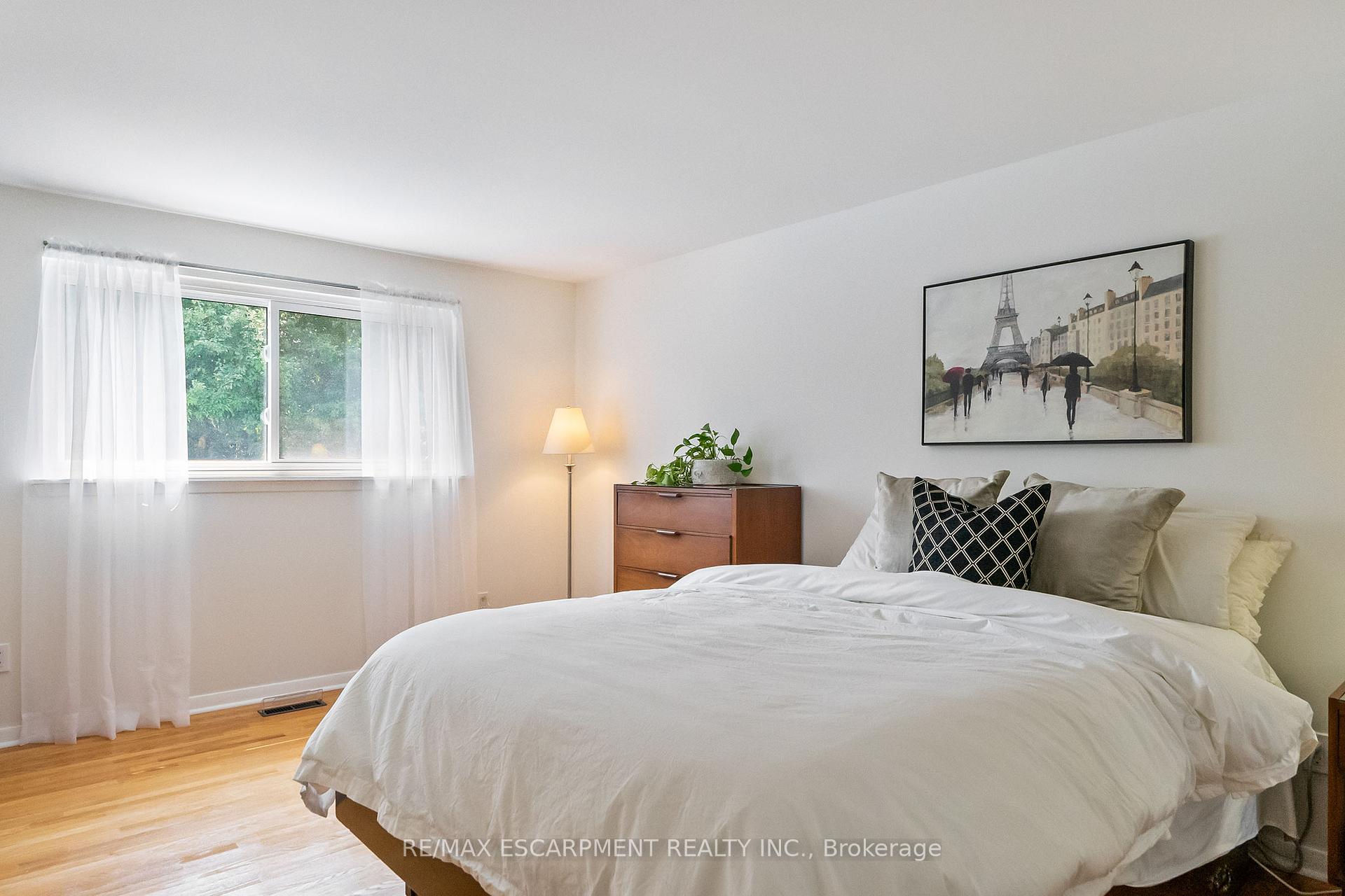 Photo 19 of 45 Dunblaine Crescent, Brampton, Southgate — HOMEH