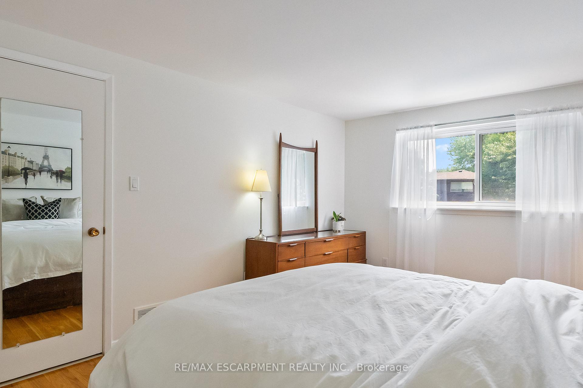 Photo 17 of 45 Dunblaine Crescent, Brampton, Southgate — HOMEH