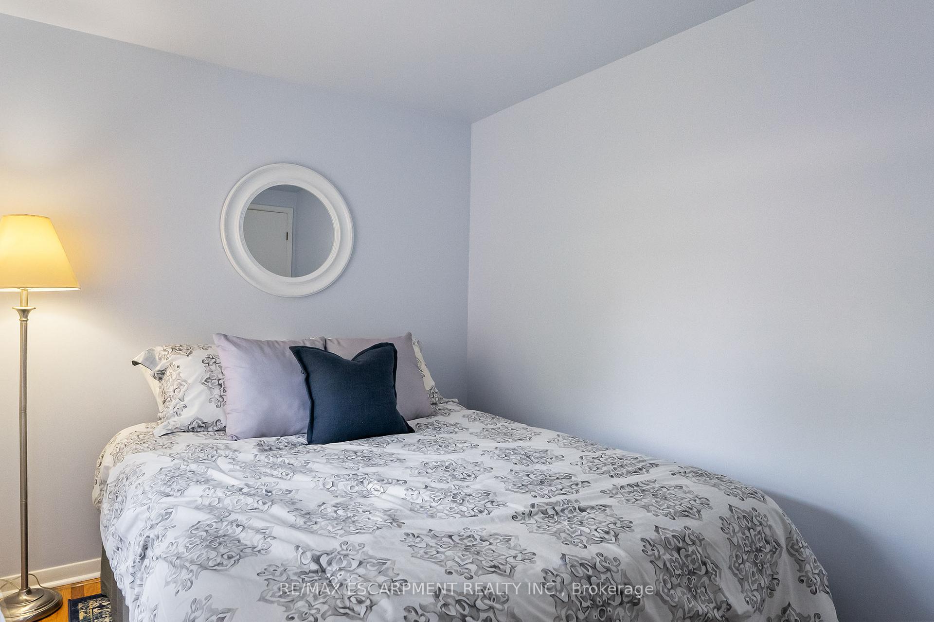 Photo 23 of 45 Dunblaine Crescent, Brampton, Southgate — HOMEH