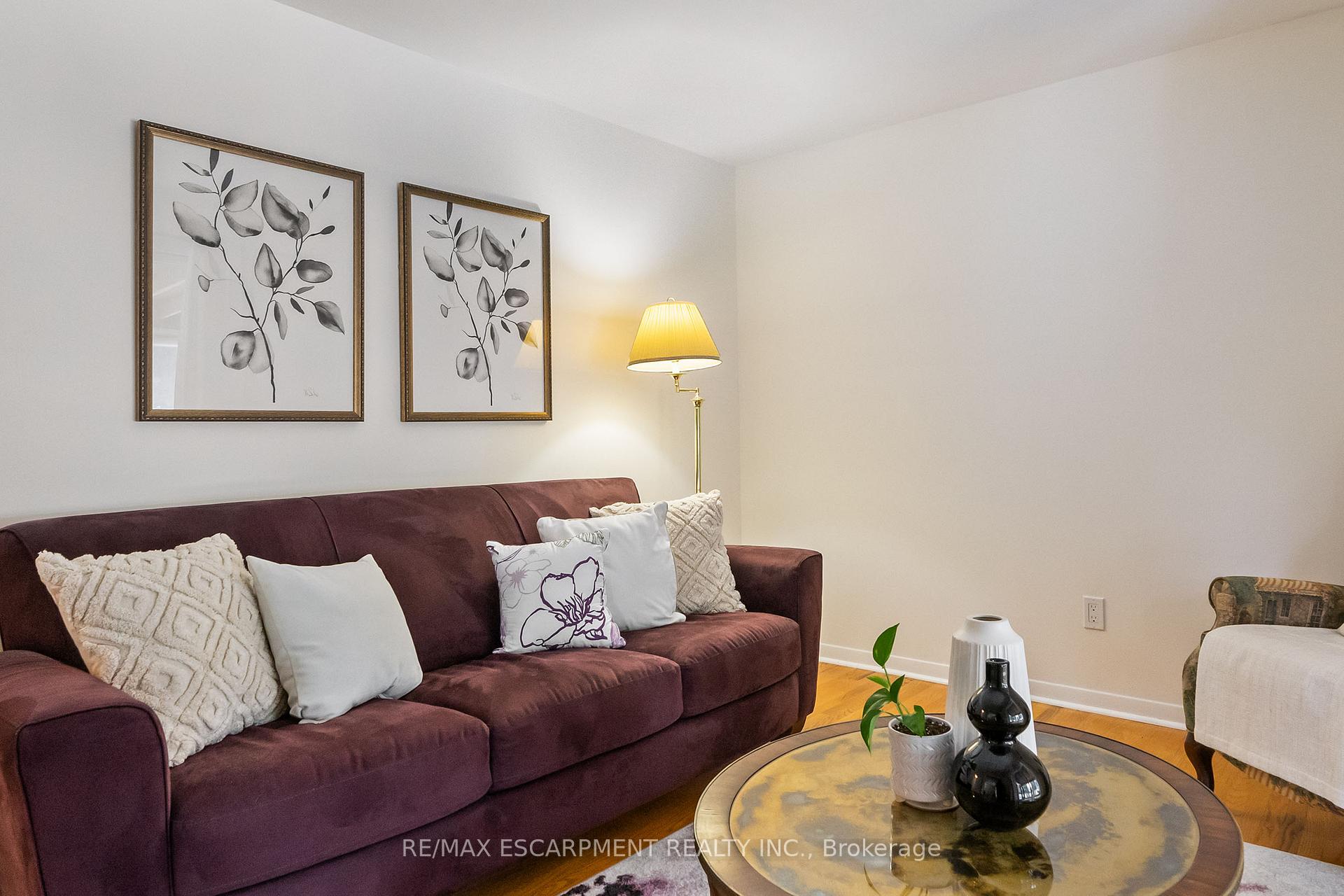 Photo 24 of 45 Dunblaine Crescent, Brampton, Southgate — HOMEH