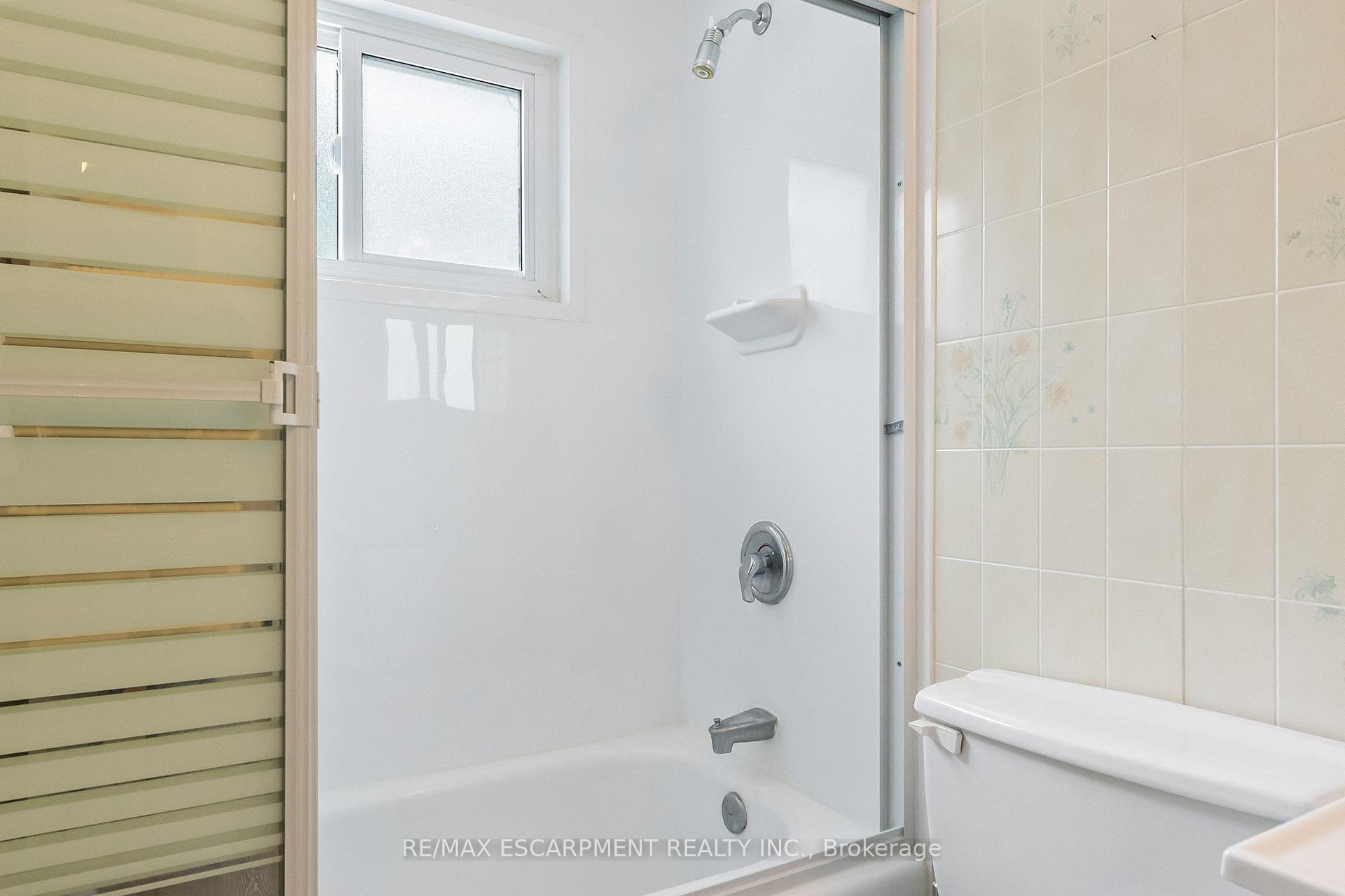 Photo 31 of 45 Dunblaine Crescent, Brampton, Southgate — HOMEH
