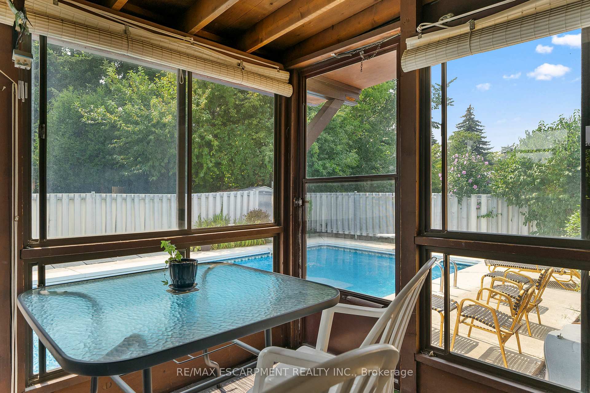 Photo 46 of 45 Dunblaine Crescent, Brampton, Southgate — HOMEH
