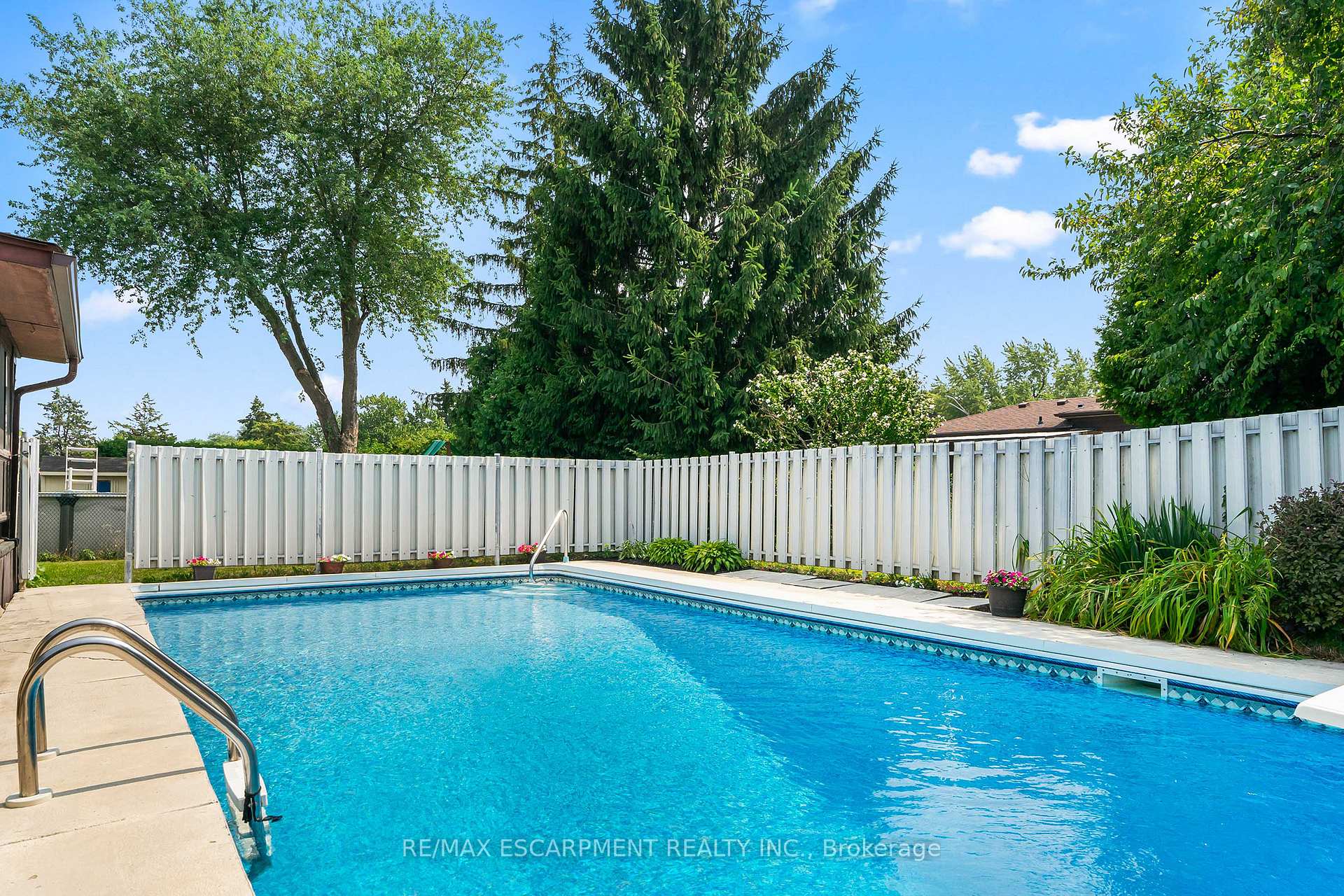 Photo 45 of 45 Dunblaine Crescent, Brampton, Southgate — HOMEH