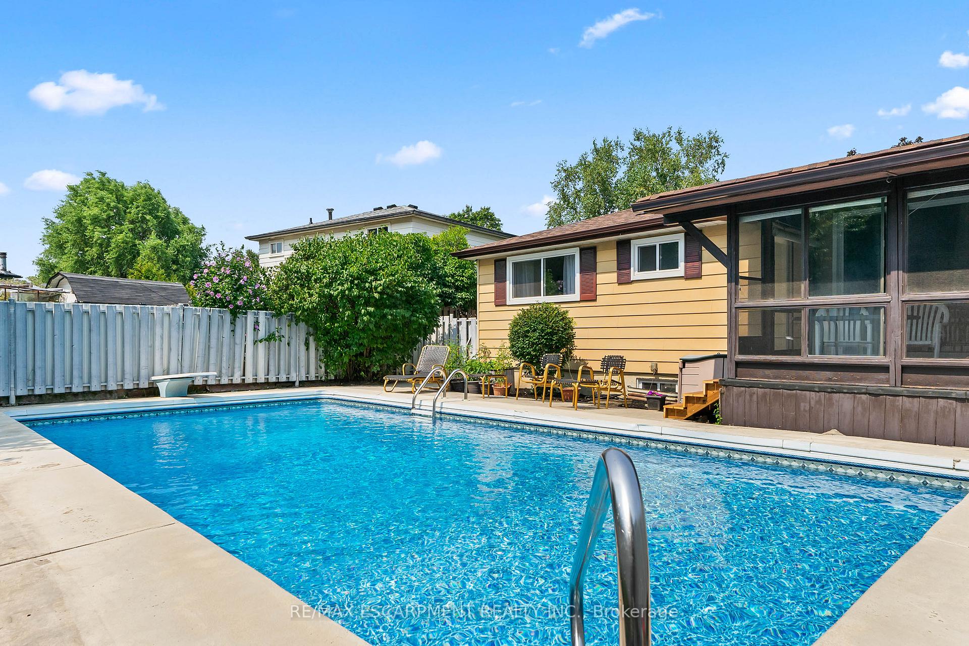 Photo 40 of 45 Dunblaine Crescent, Brampton, Southgate — HOMEH